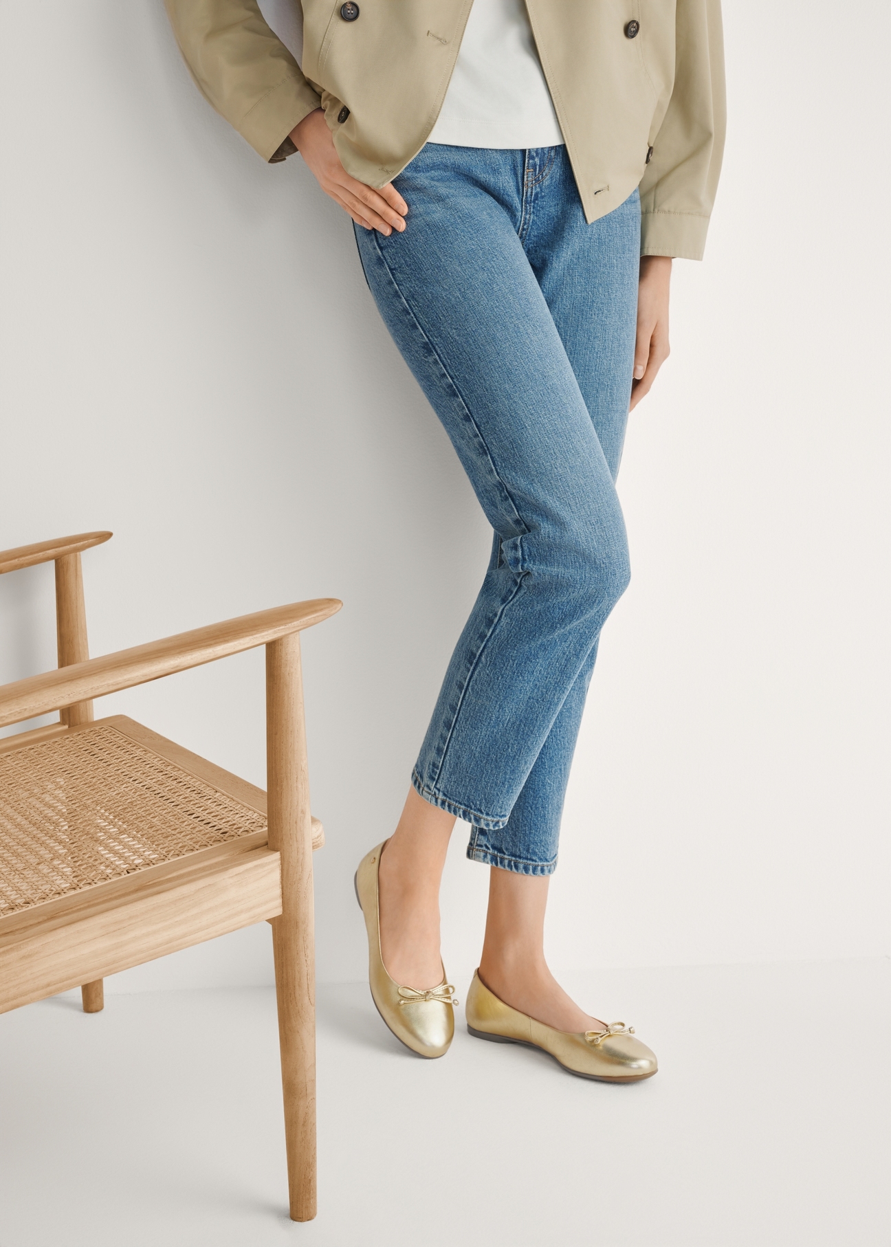 Women's gold leather ballet flats BUTYD-1248-2X(W26), side view of the product on the model's feet.