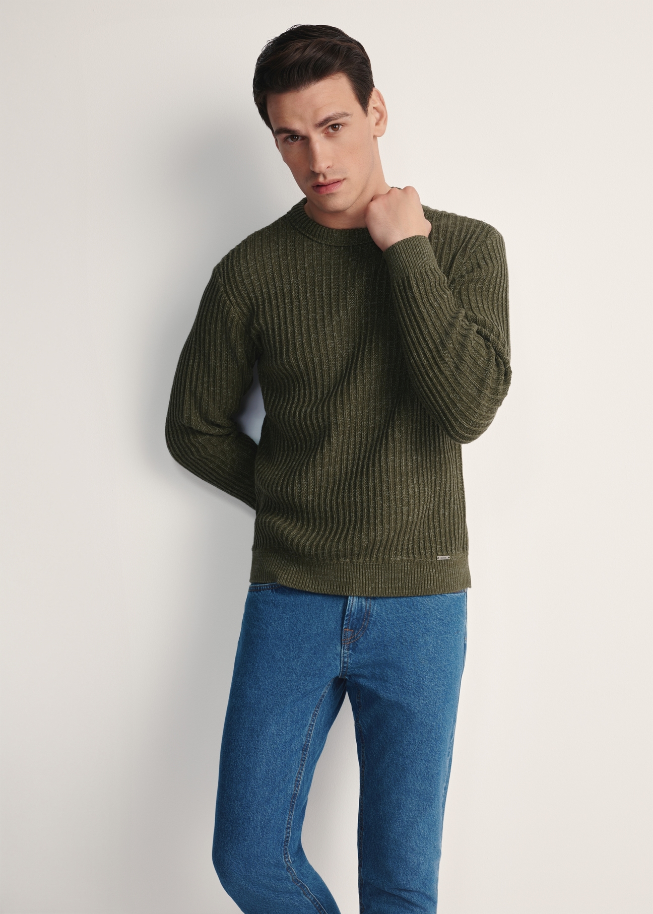 Men's khaki sweater SWEMT-0183-55(Z25), front product view on the model. Half of the silhouette visible.