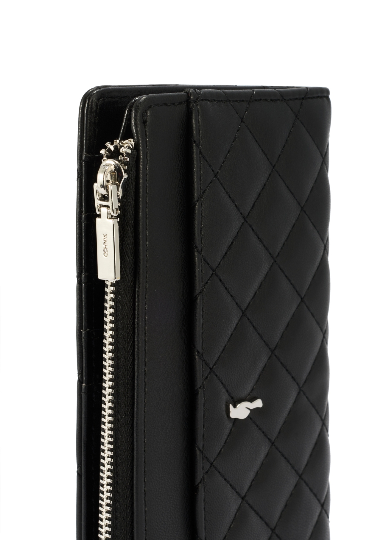 Black quilted women's wallet POREC-0424-99(Z25), close-up of product detail, view on white background.