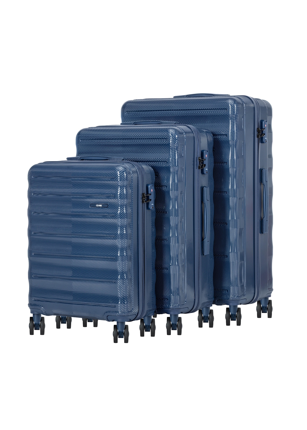Set of 19'/24'/28' wheeled suitcases WALPC-0015-7D(W26), diagonal view of the products on a white background.