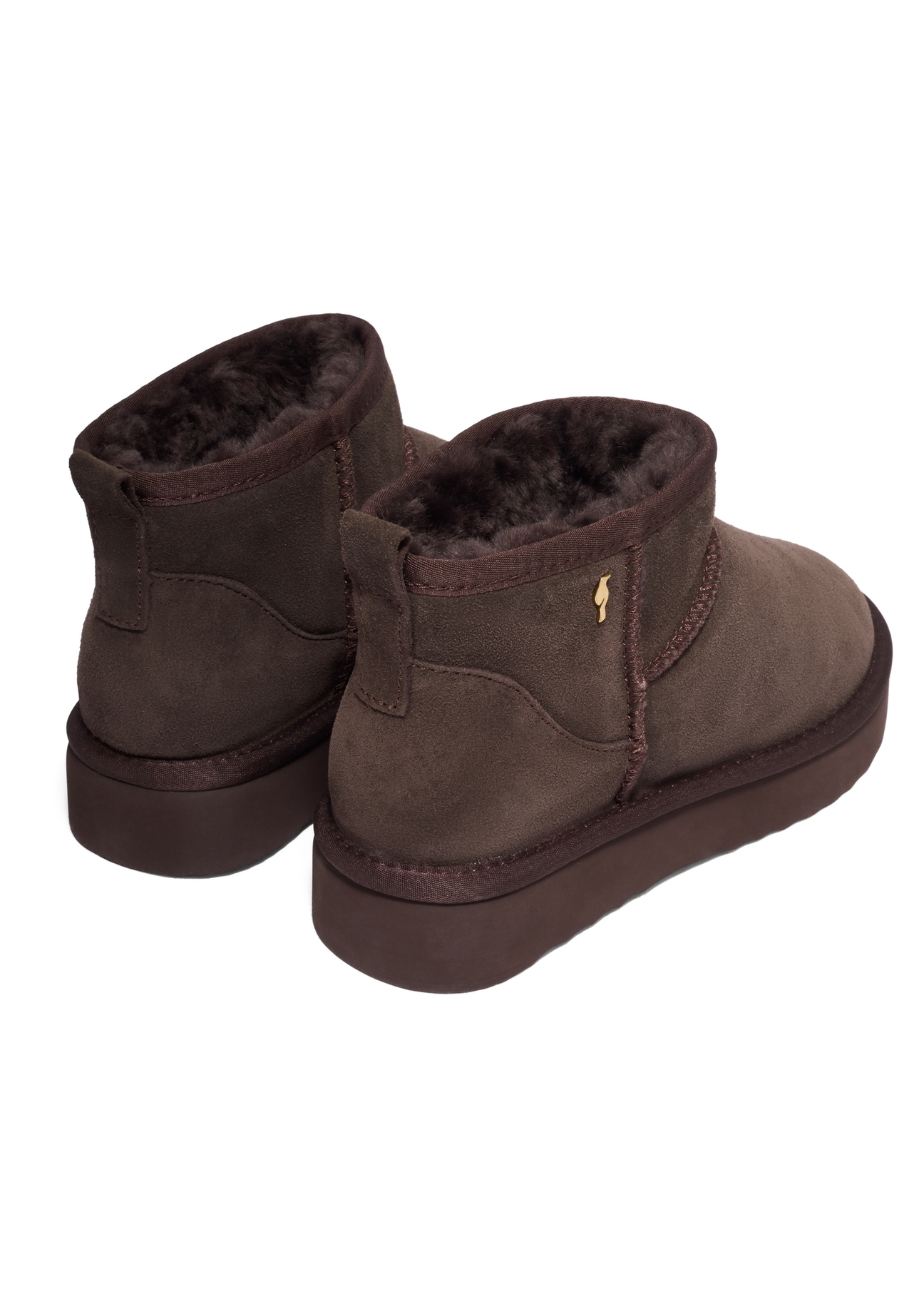 Dark brown short women's snow boots BUTYD-1138-1I(Z26), product view from the back on a white background.