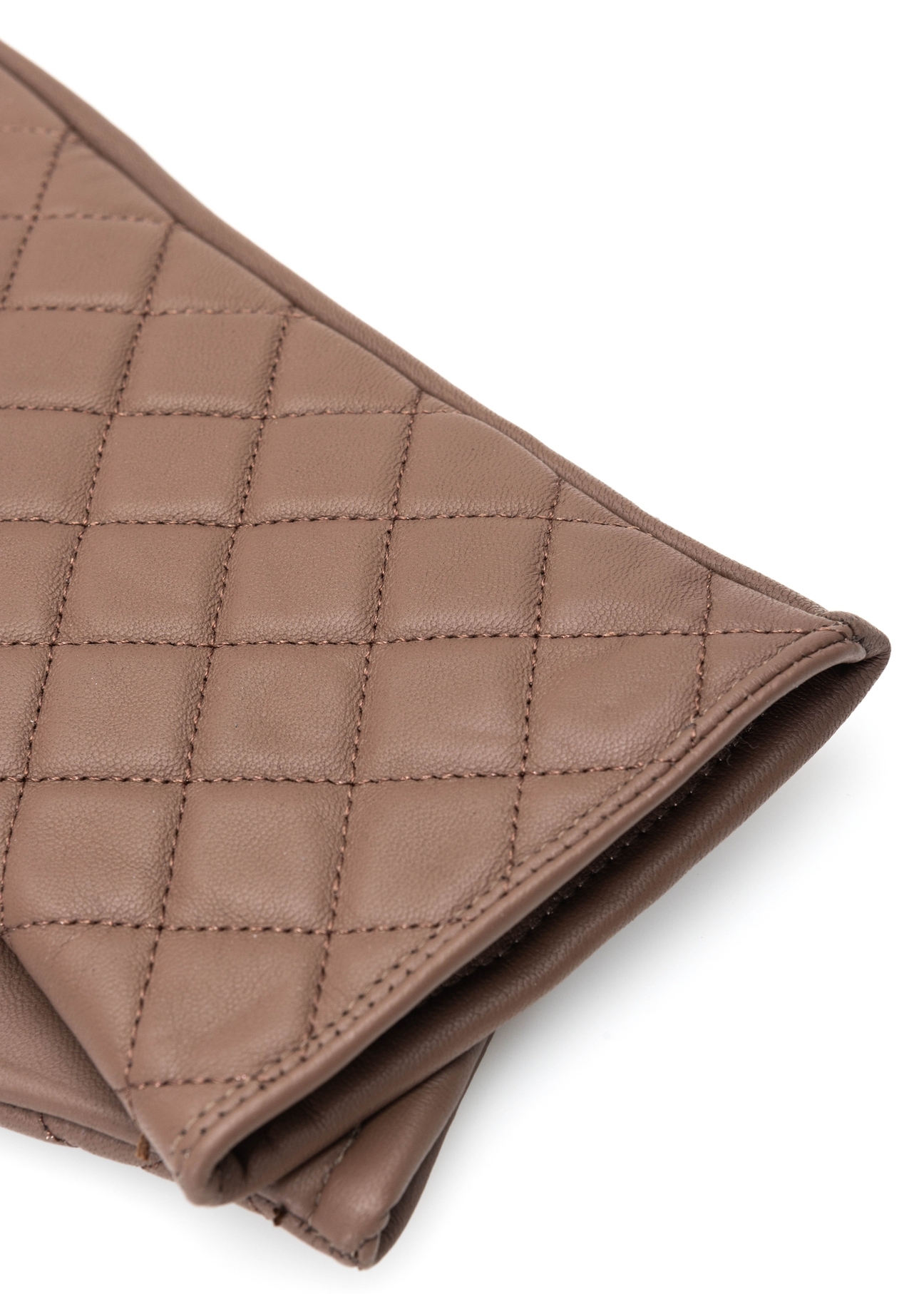 Women's camel leather gloves REKDS-0079A-24(Z25), close-up of product detail, view on white background.