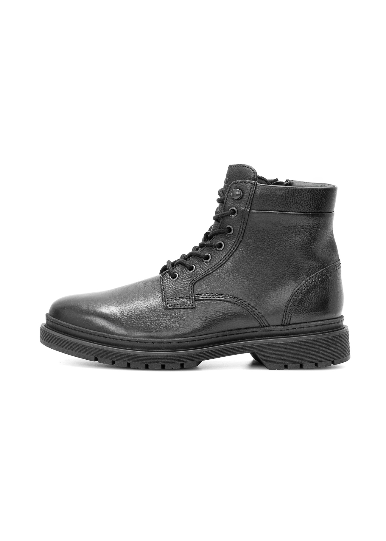 Black men's leather ankle boots BUTYM-0515-99(Z25), side view of the product on a white background.