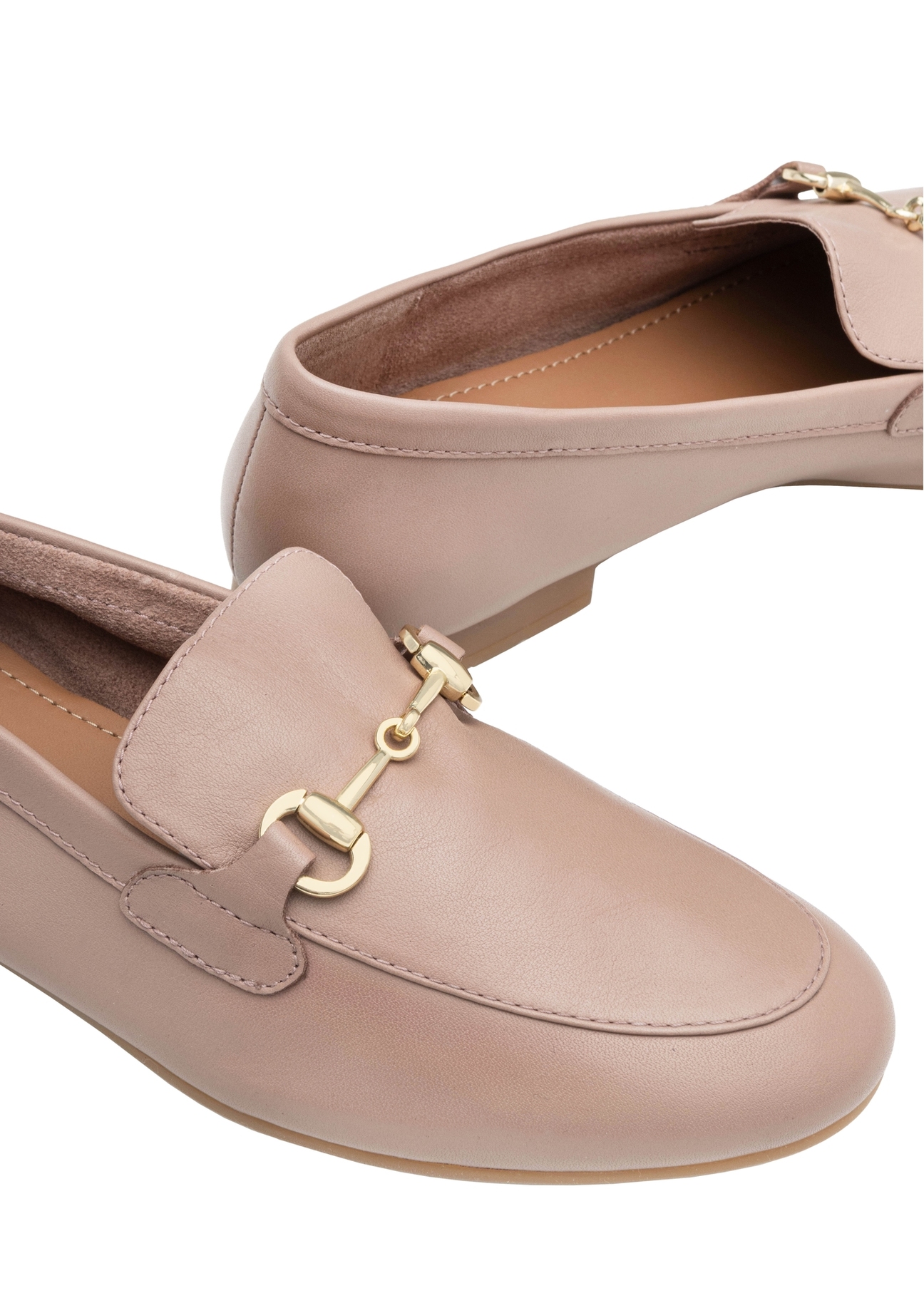 Women's leather moccasins in dirty pink color BUTYD-0916A-5D(W26), close-up of the product detail on a white background.