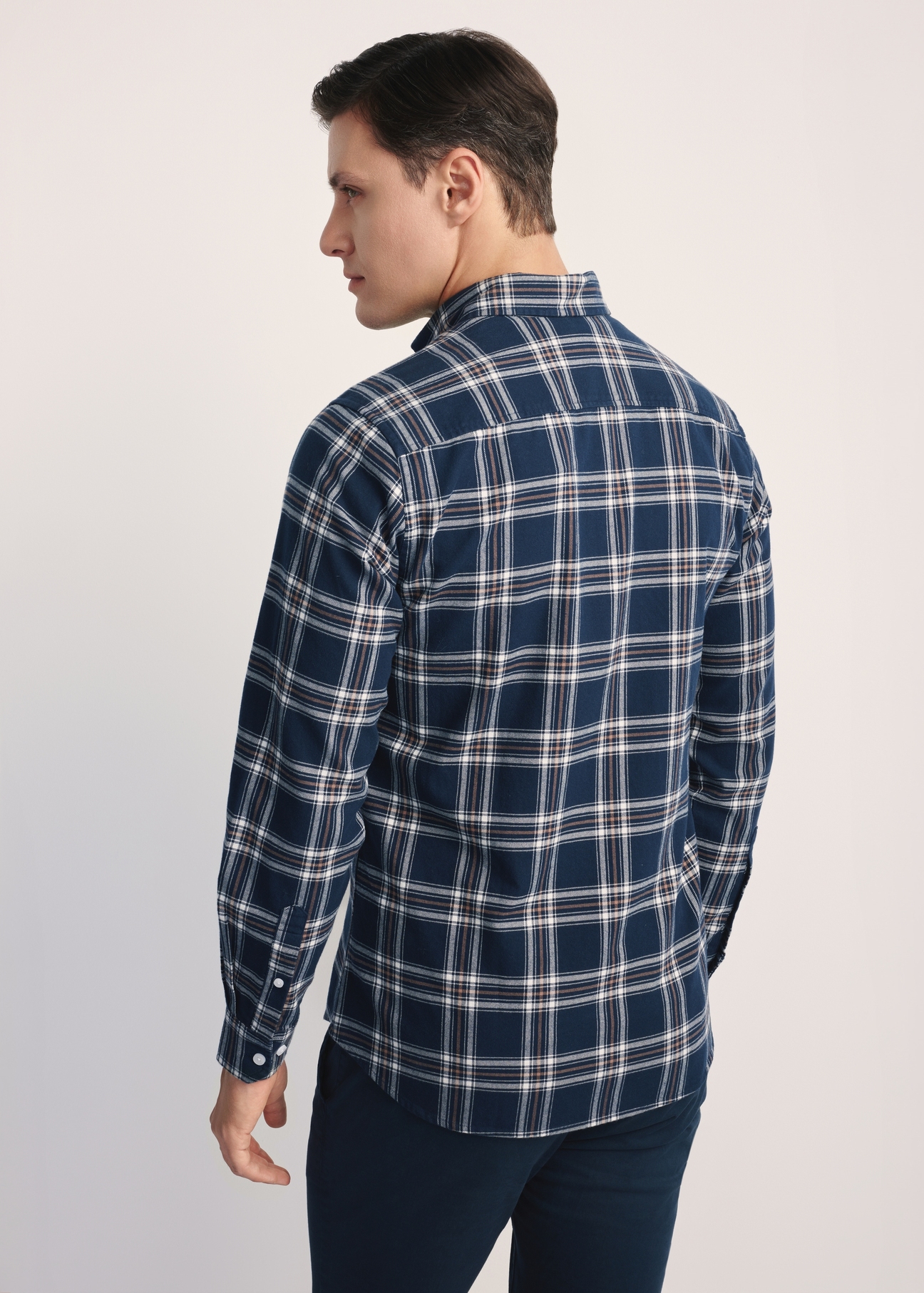 Navy blue men's checked shirt KOSMT-0344-68(Z25), product view from the back on the model, half of the silhouette visible.