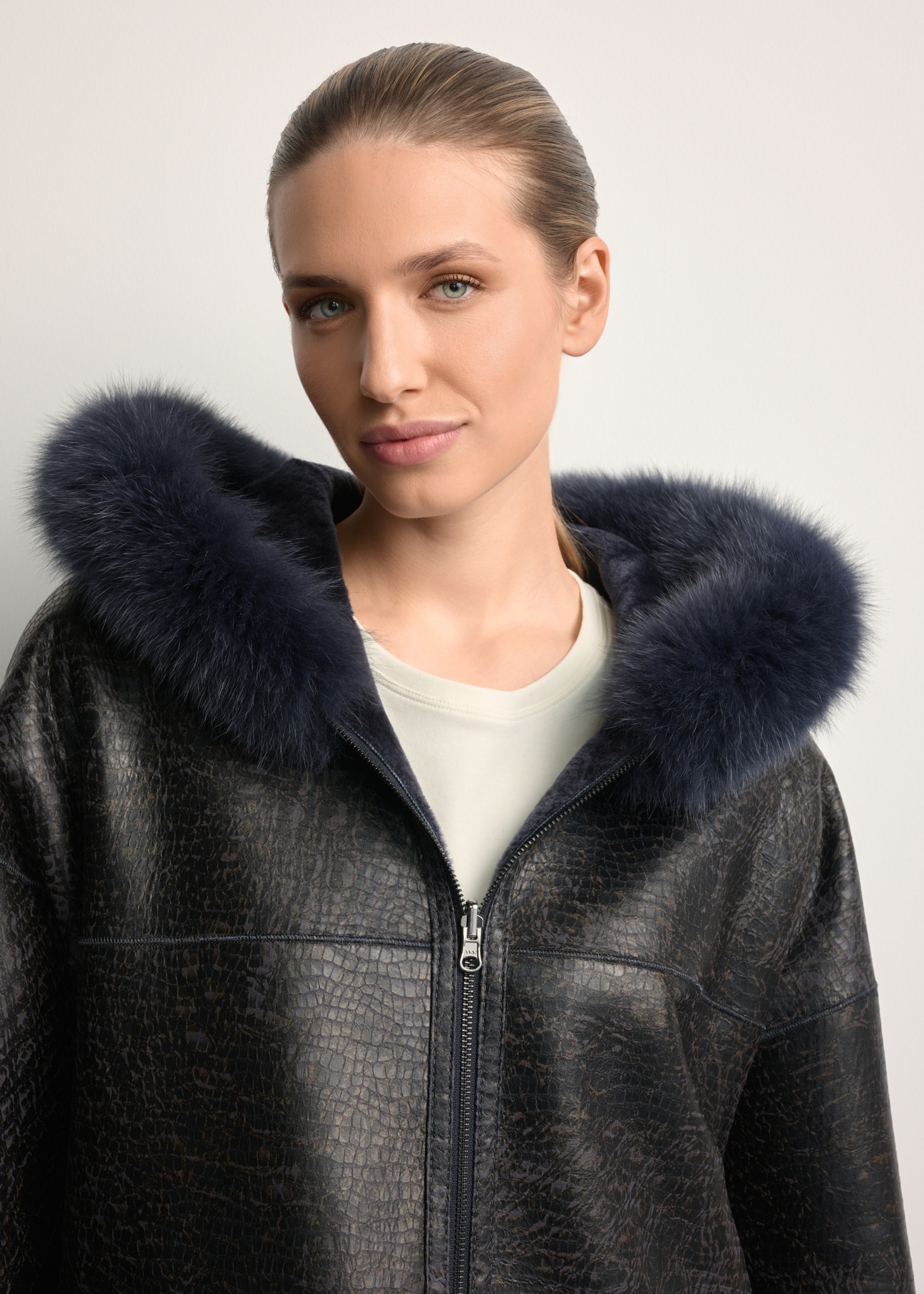 Women's double-sided leather sheepskin coat KOZDS-0094-1397(Z25), close-up of the product detail on the model.