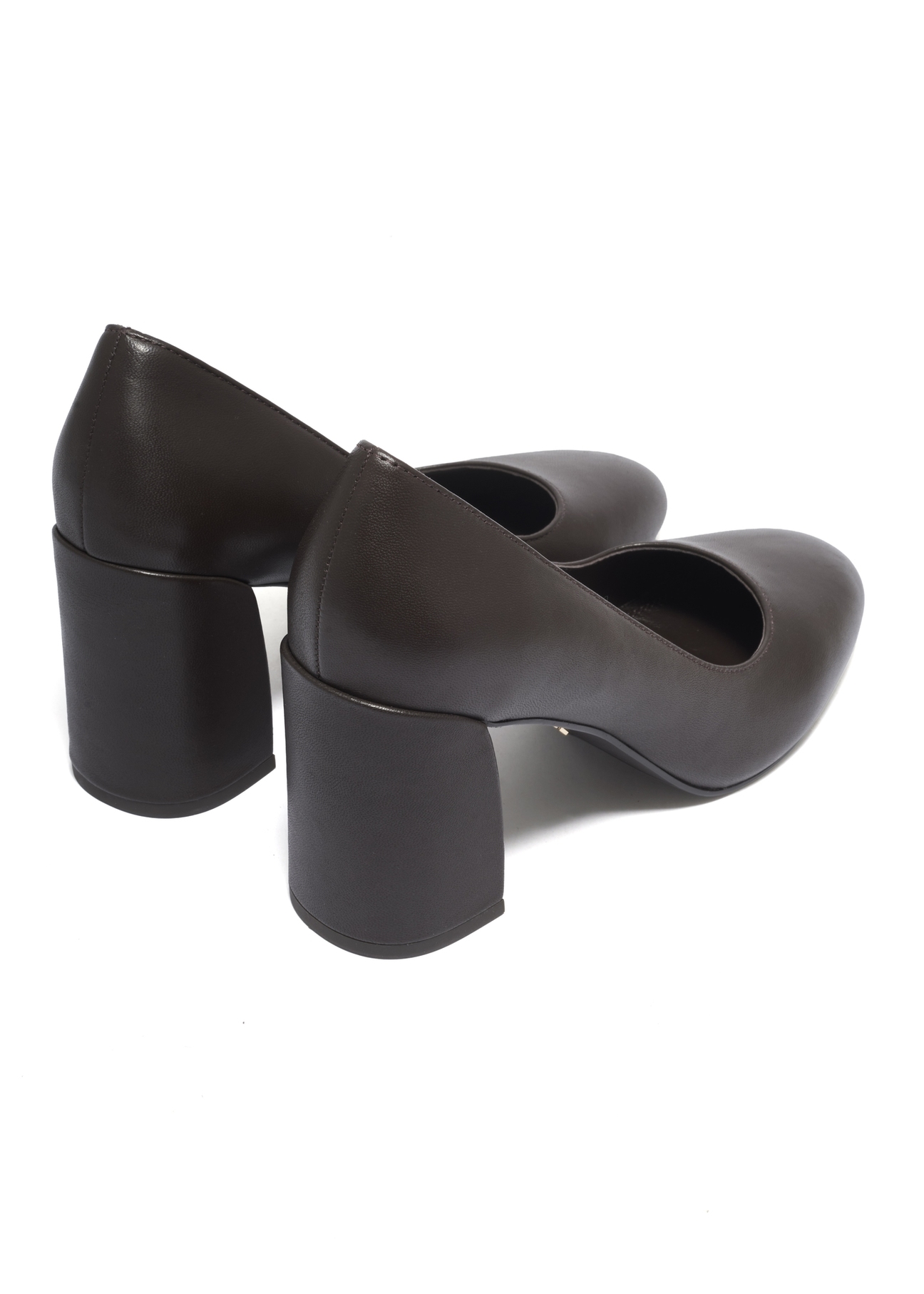 Women's dark brown leather pumps BUTYD-1307-1I(Z26). Back view diagonally on a white background.