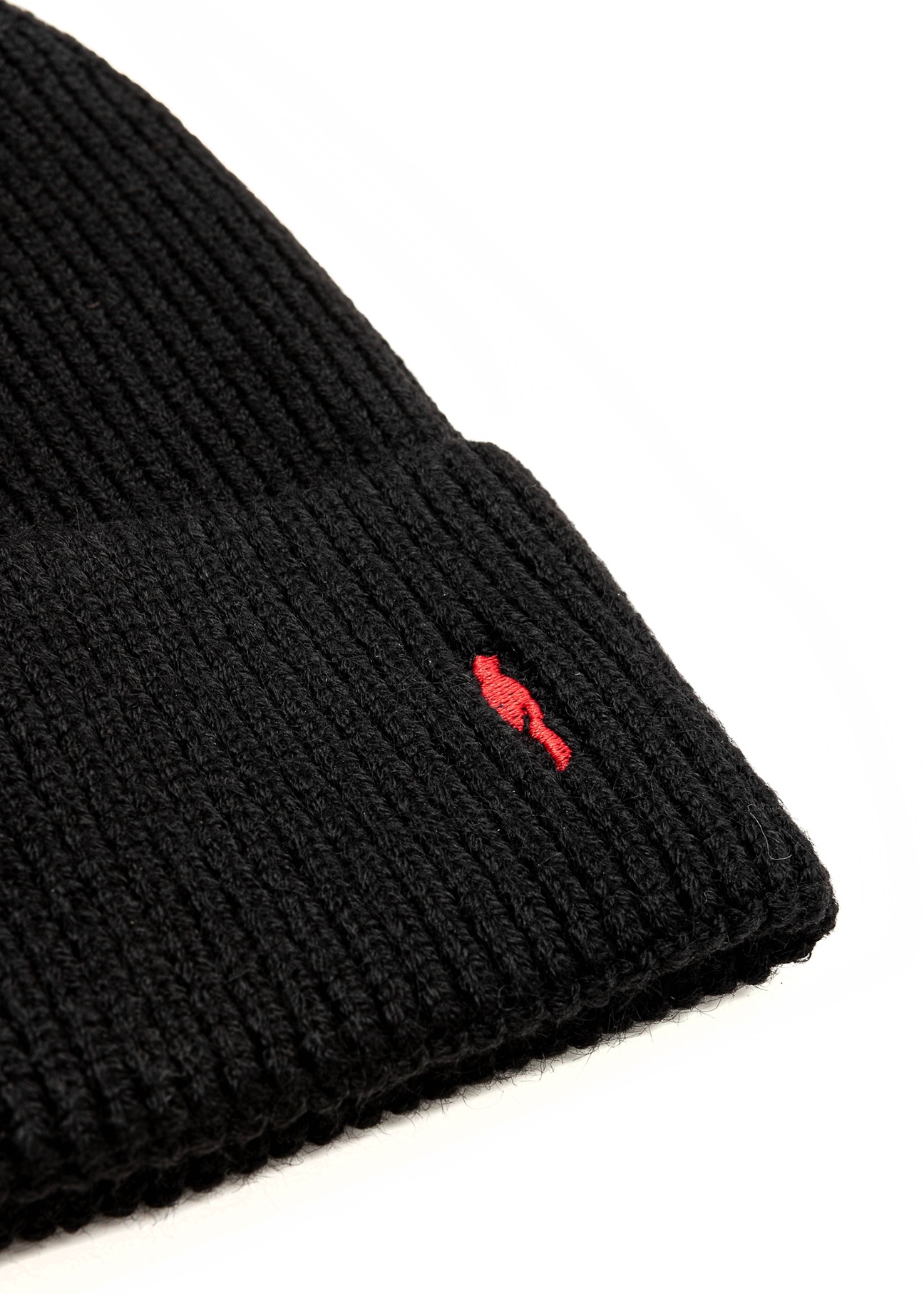 Black men's cap CZAMT-0084-99(Z25), close-up of the product detail on a white background.