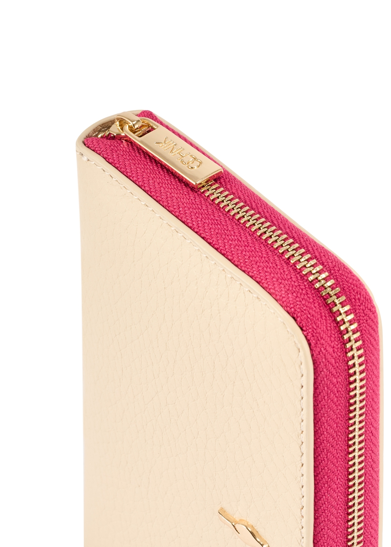 Medium women's leather wallet PORES-0981-0P(W26), close-up of the product detail on a white background.