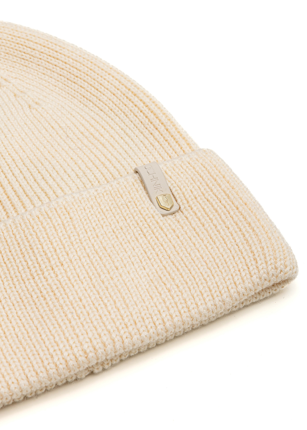 Beige women's winter hat CZADT-0178A-81(Z25), close-up of the product detail on a white background.