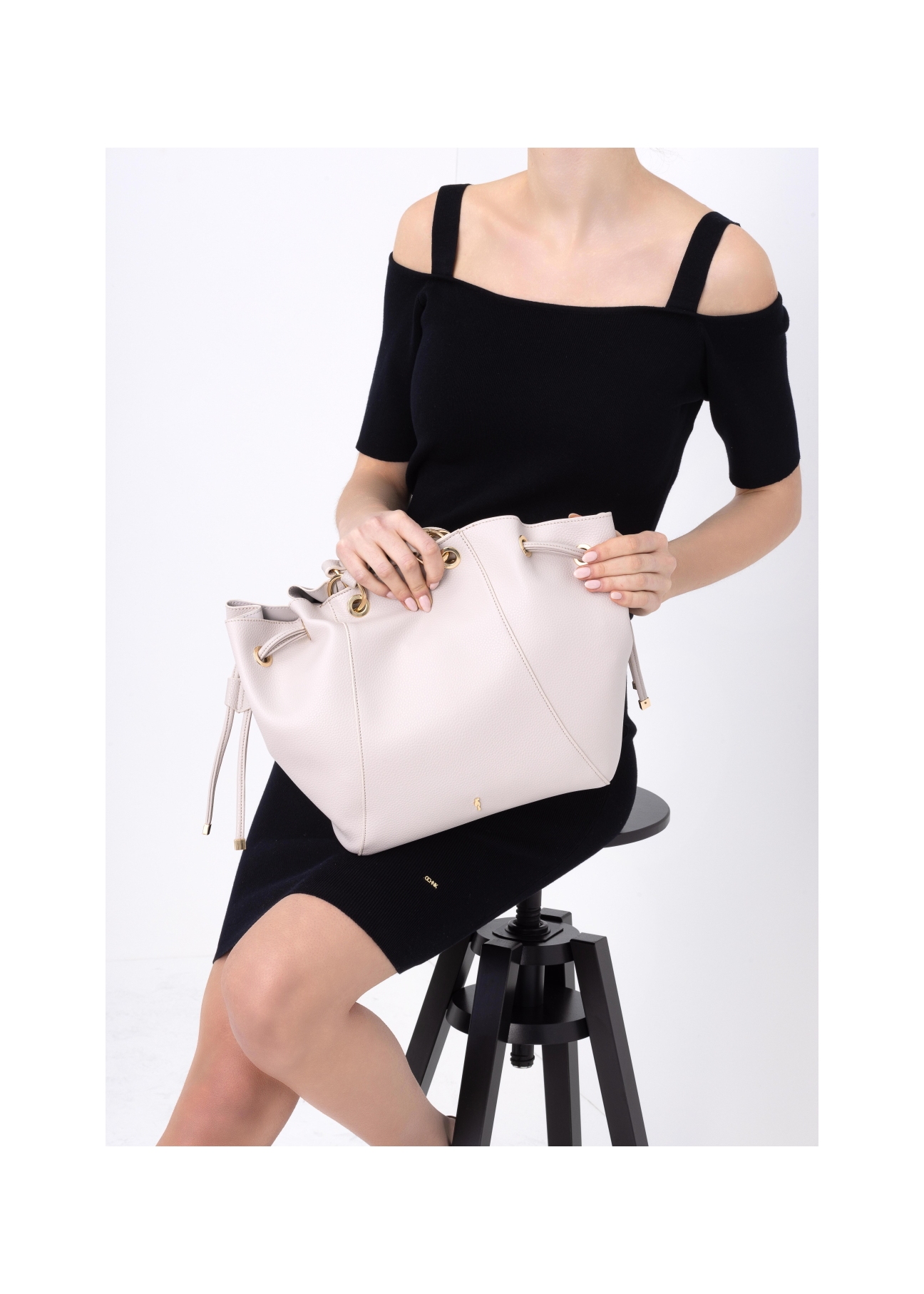 Women's shopper bag TOREC-0623-81(W22)-07
