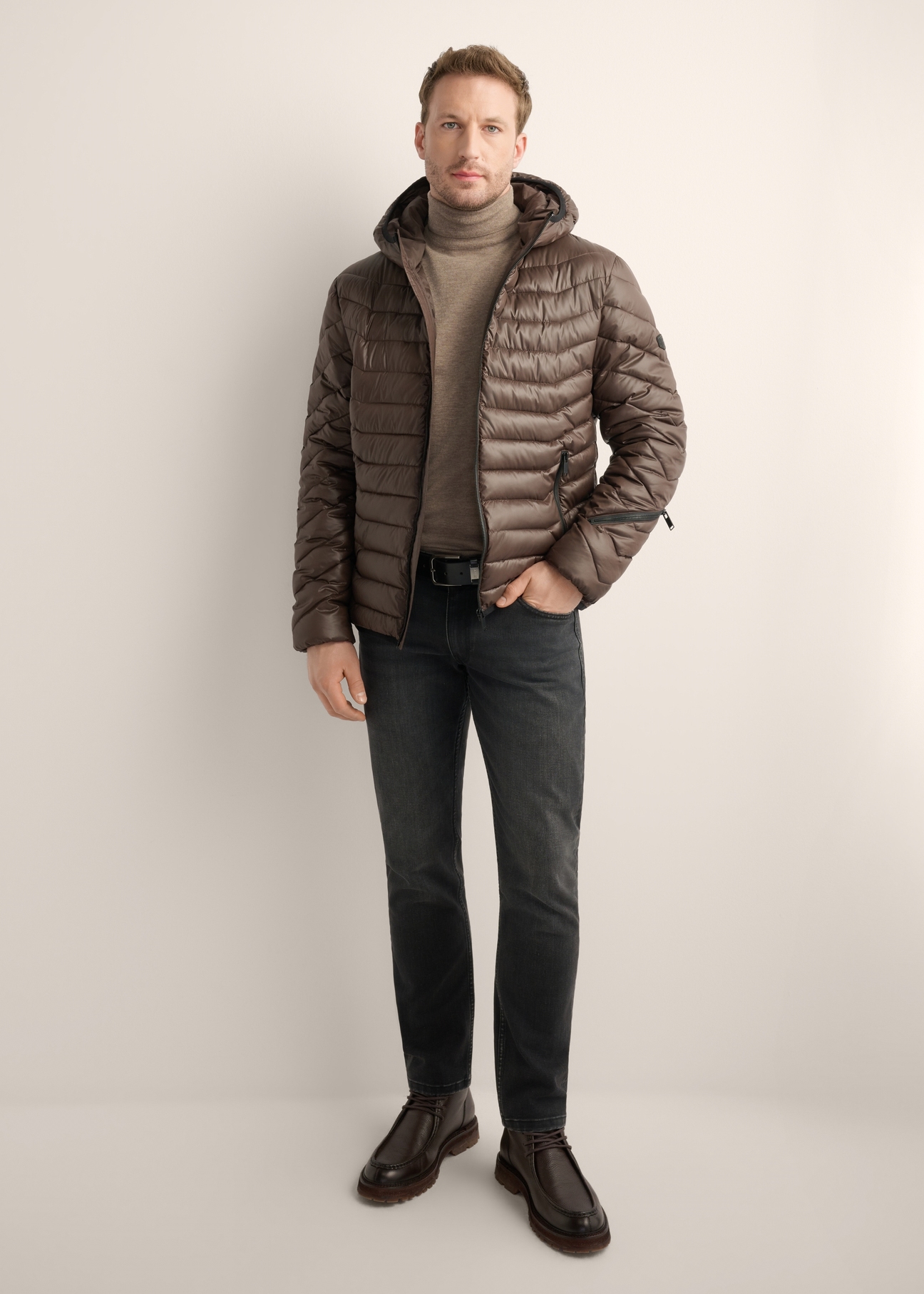 Men's brown jacket KURMT-0380-1I(Z26), front view of the product on the model. Full body visible.
