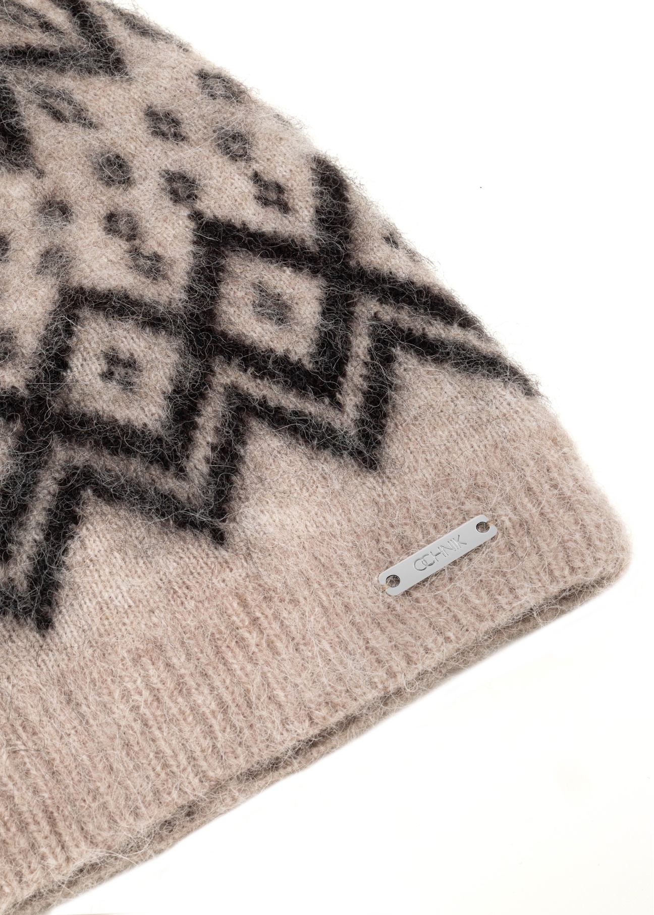 Women's pom-pom hat CZADT-0238-1J(Z26), close-up of product detail on a white background.