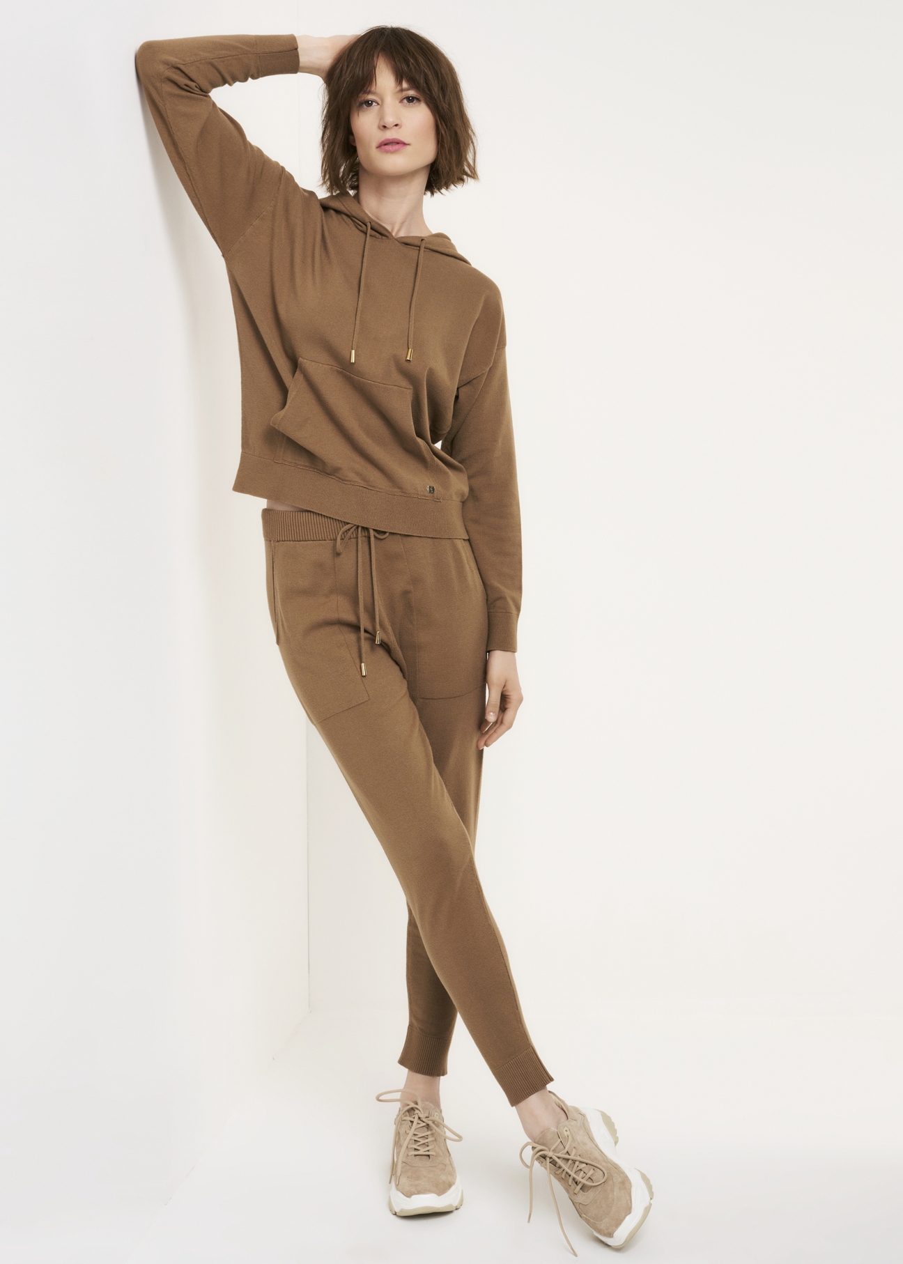 Beige women's kangaroo sweatshirt BLZDT-0080-81(Z22)-04