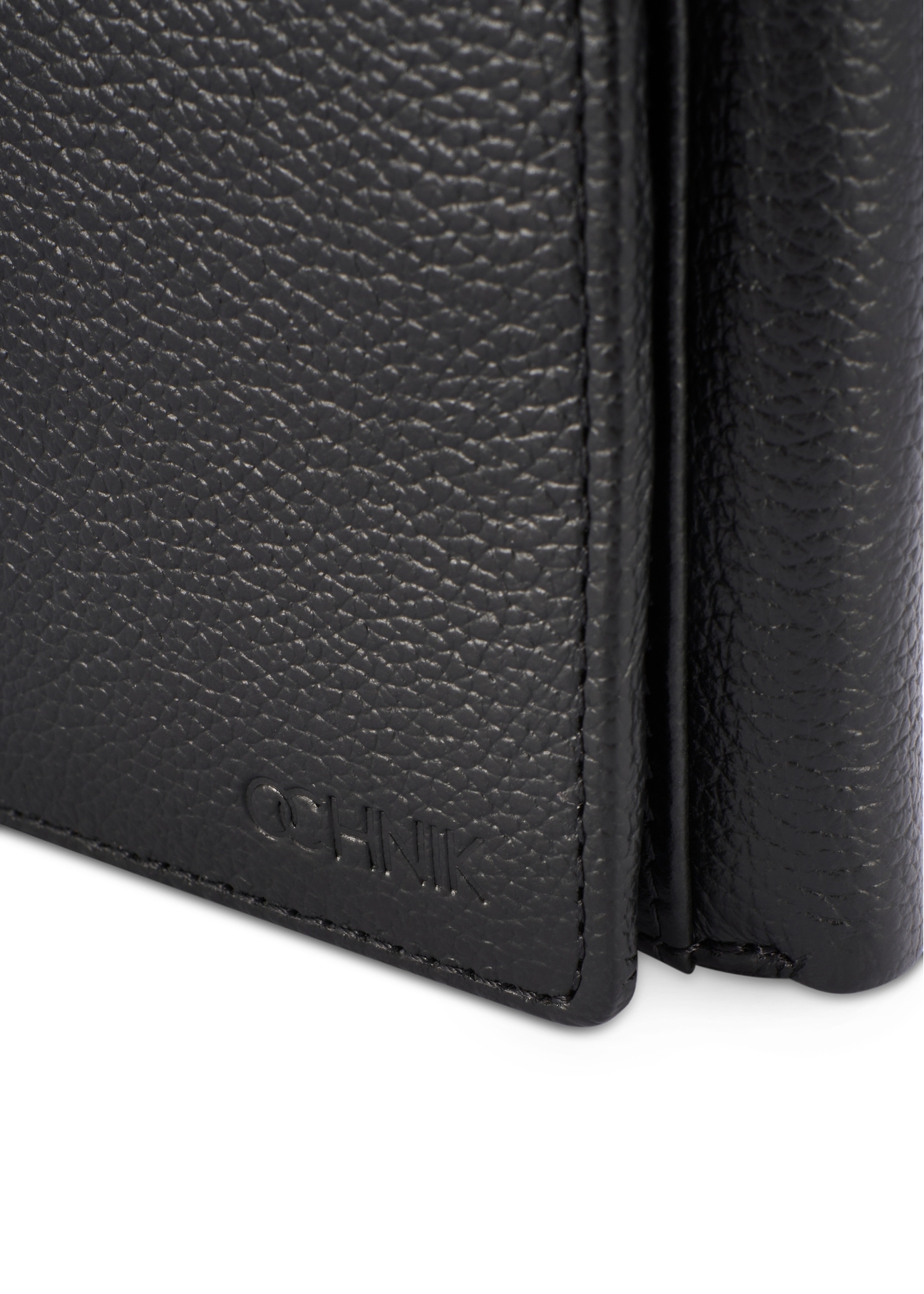 Small men's leather wallet PORMS-0688-9I(W26), close-up of the product detail on a white background.