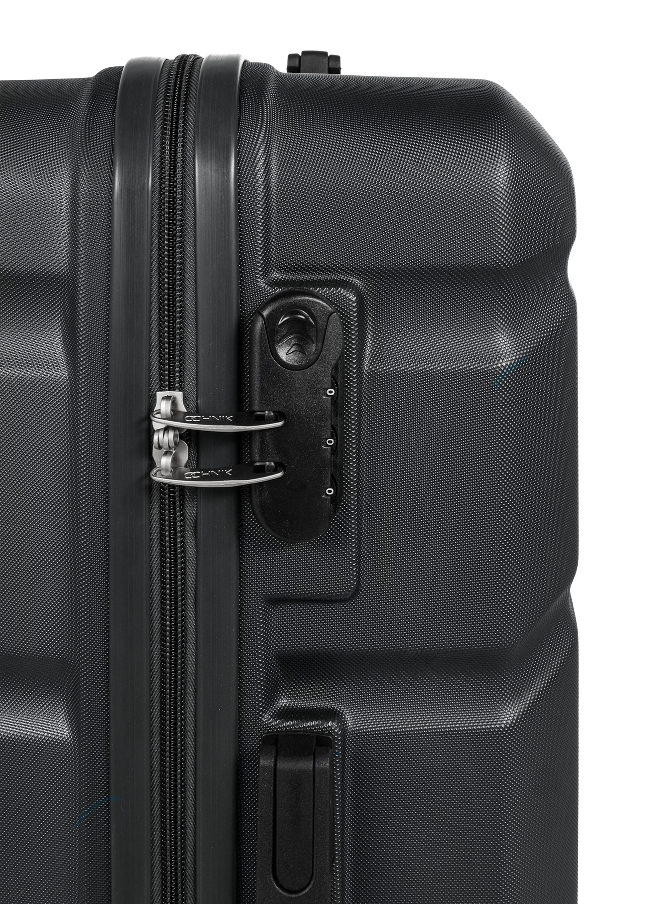Set of suitcases on wheels 19'/24'/28' WALAB-0077-99(W25))
