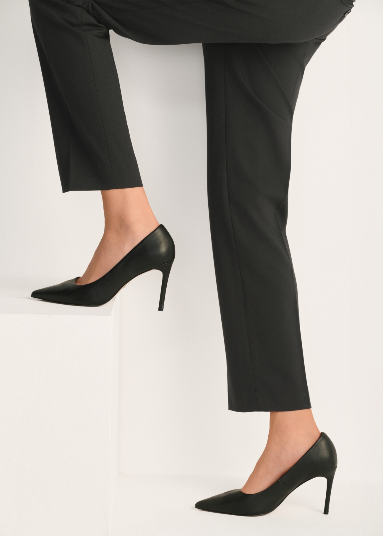 Black leather women's high heels BUTYD-1131-99(W25)