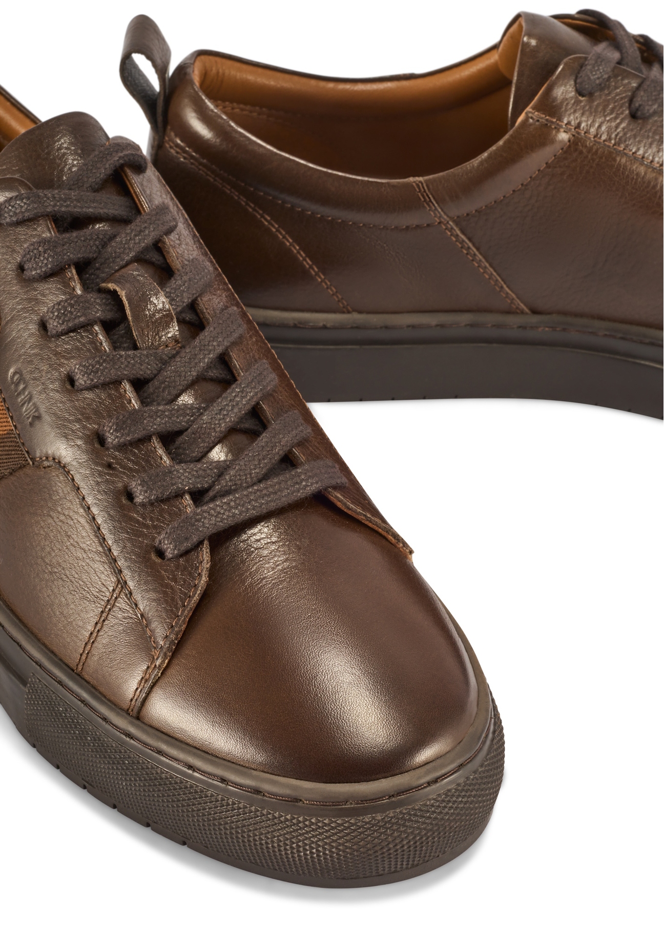 Dark brown men's leather shoes BUTYM-0430A-1I(W26), close-up of the product detail on a white background.