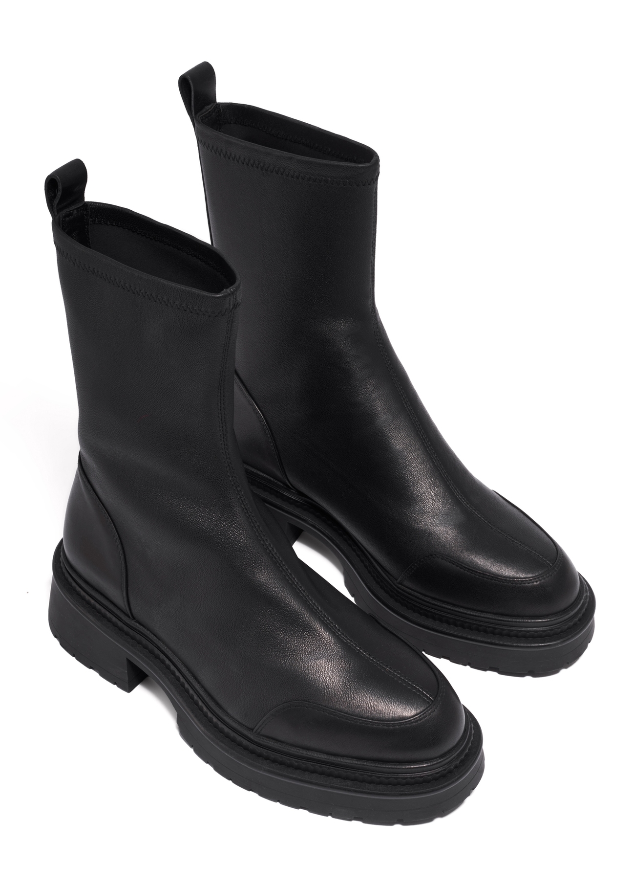 Black leather women's ankle boots BUTYD-1324-99(Z26), diagonal product view on a white background.