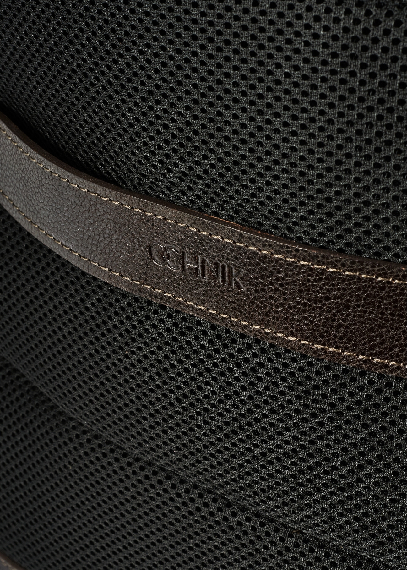 Men's brown leather backpack TORMS-0457-89(W25), close-up of product detail, view on white background.