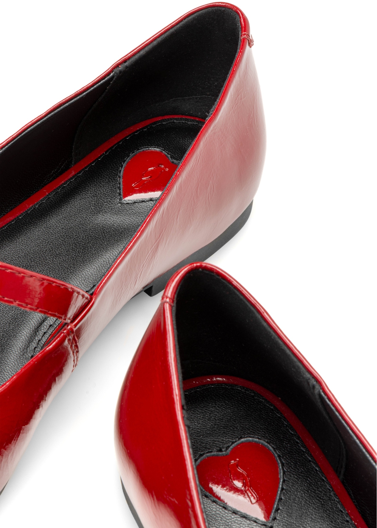 Red leather ballet flats with belt BUTYD-1145-4B(W26), close-up of the product detail on a white background.