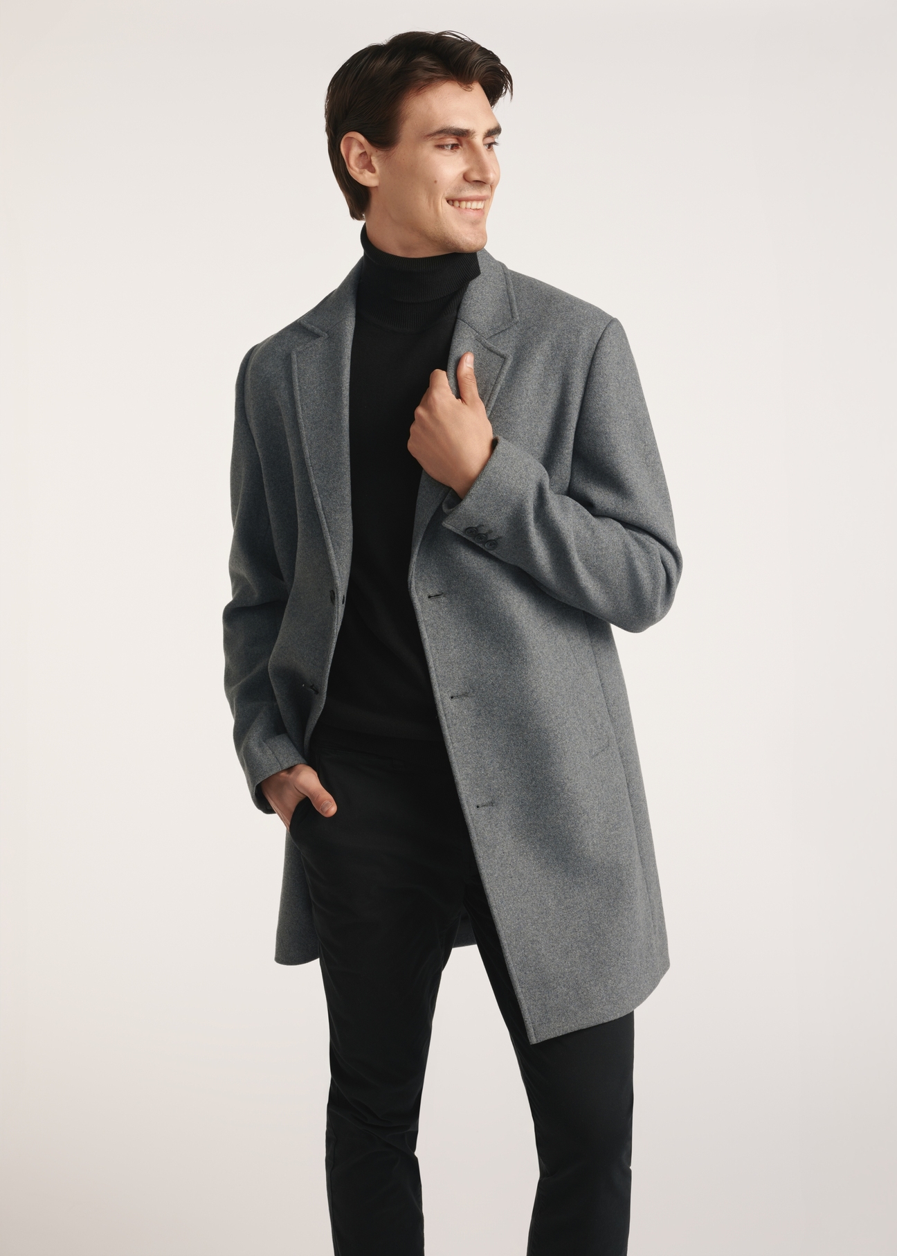 Gray men's coat PLAMT-0006-91(Z25), product visible from the front on the model, half of the silhouette visible.
