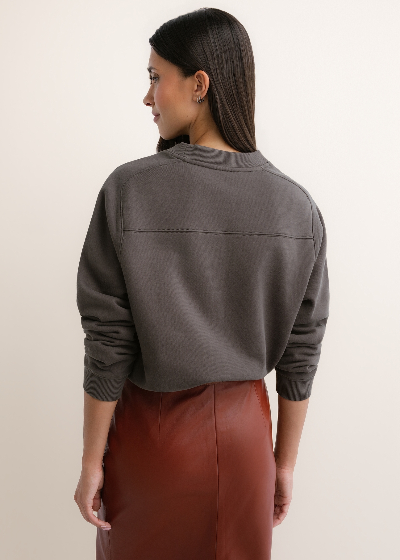 Women's graphite cotton sweatshirt BLZDT-0123-9D(Z26), back view of the product on the model. Half of the silhouette visible.