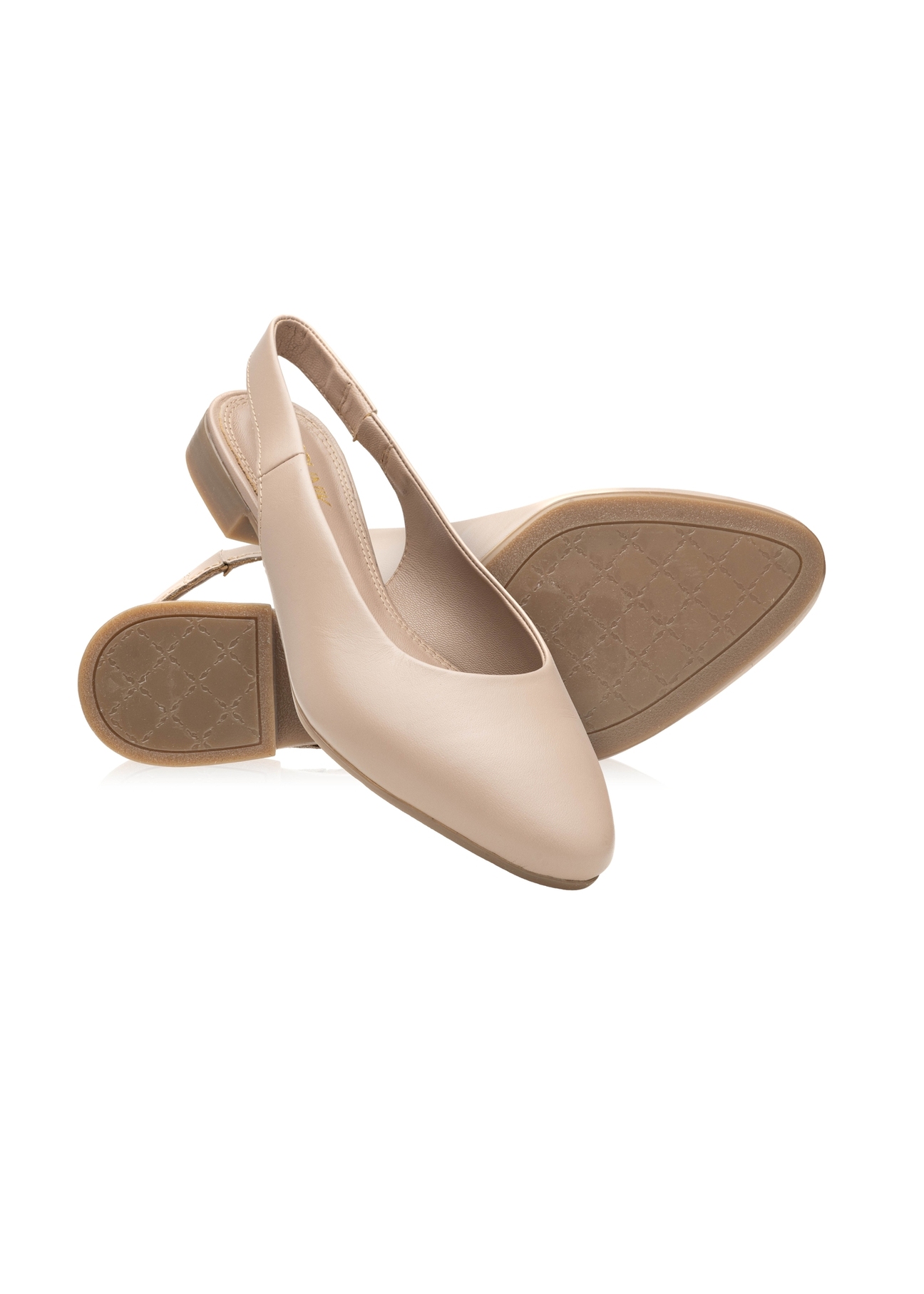 Beige women's ballet flats without a heel BUTYD-1246-1B(W26), diagonal product view on a white background.