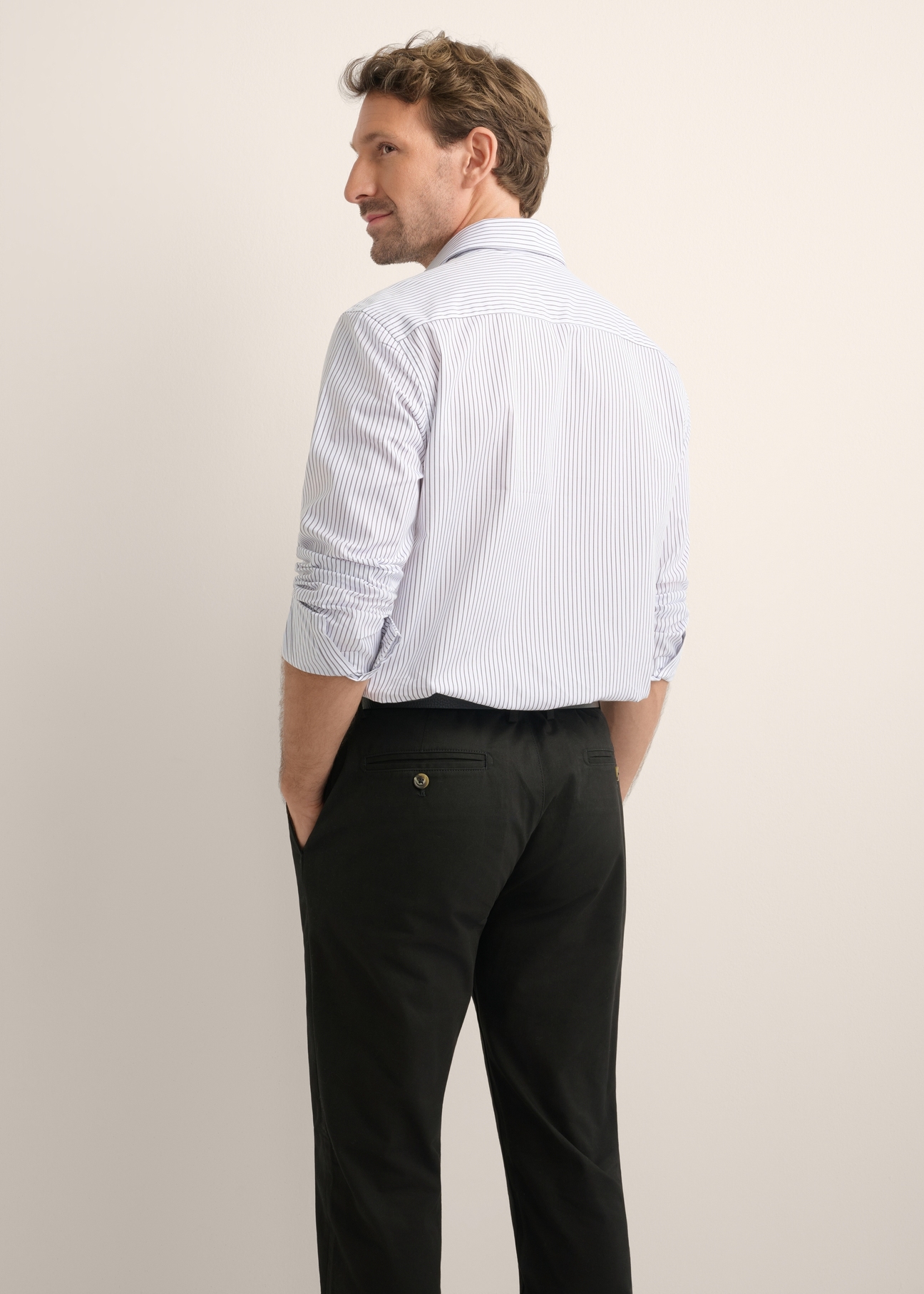 Men's Slim Striped Shirt KOSMT-0365-0A(Z26), back view of the product on the model. Half of the silhouette visible.