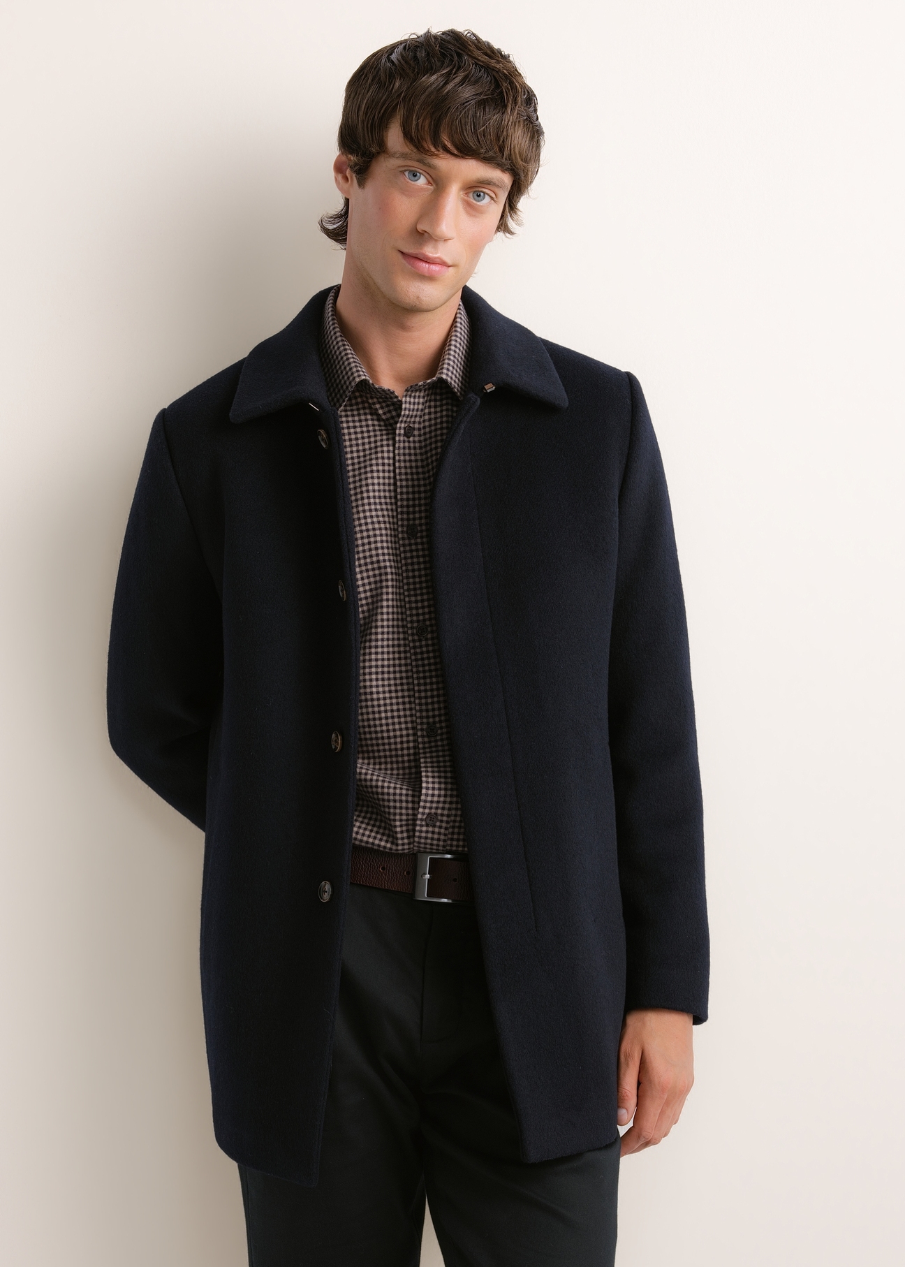 Men's navy wool coat PLAMT-0011-7D(Z26); front view of the product on a model. Half-body view.