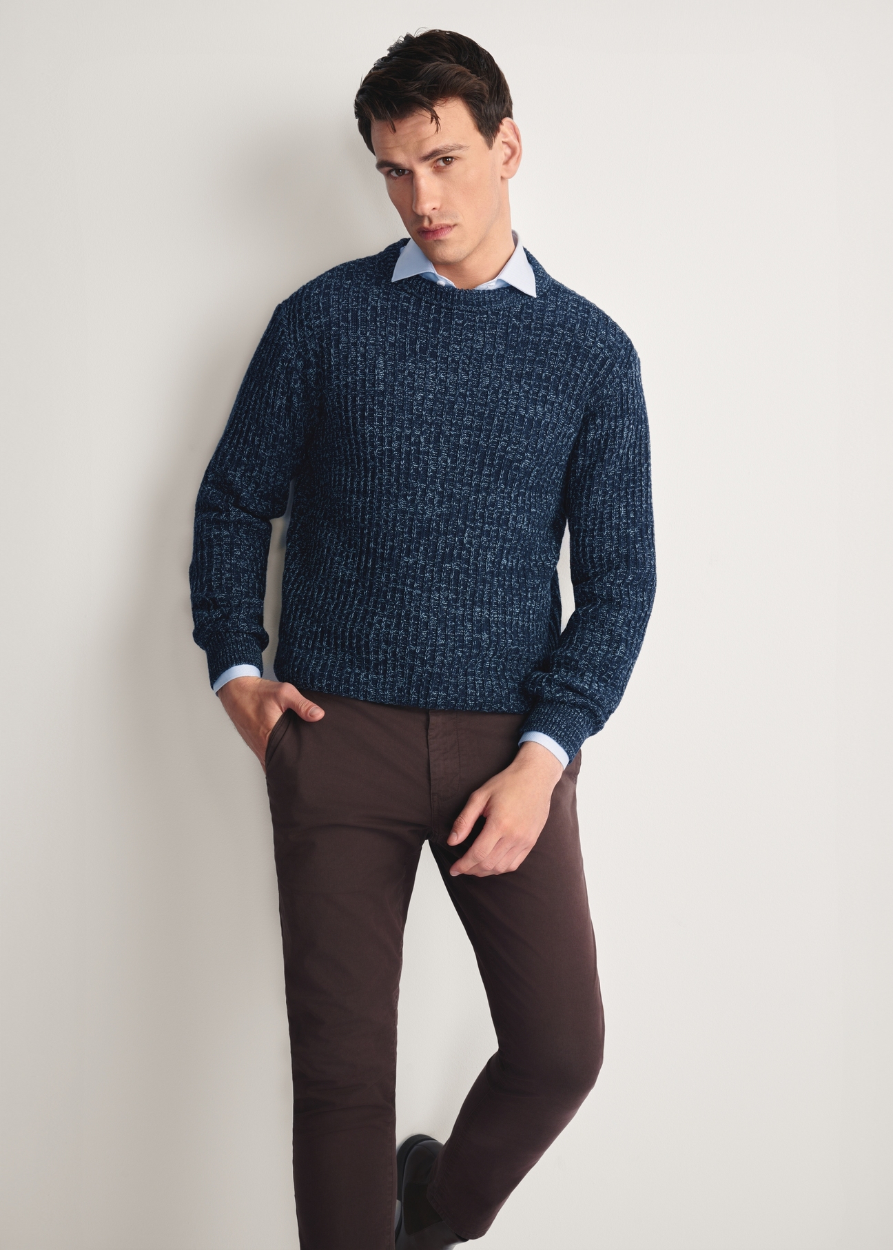 Navy blue men's sweater SWEMT-0183-68(Z25), front product view on the model. Half of the silhouette visible.