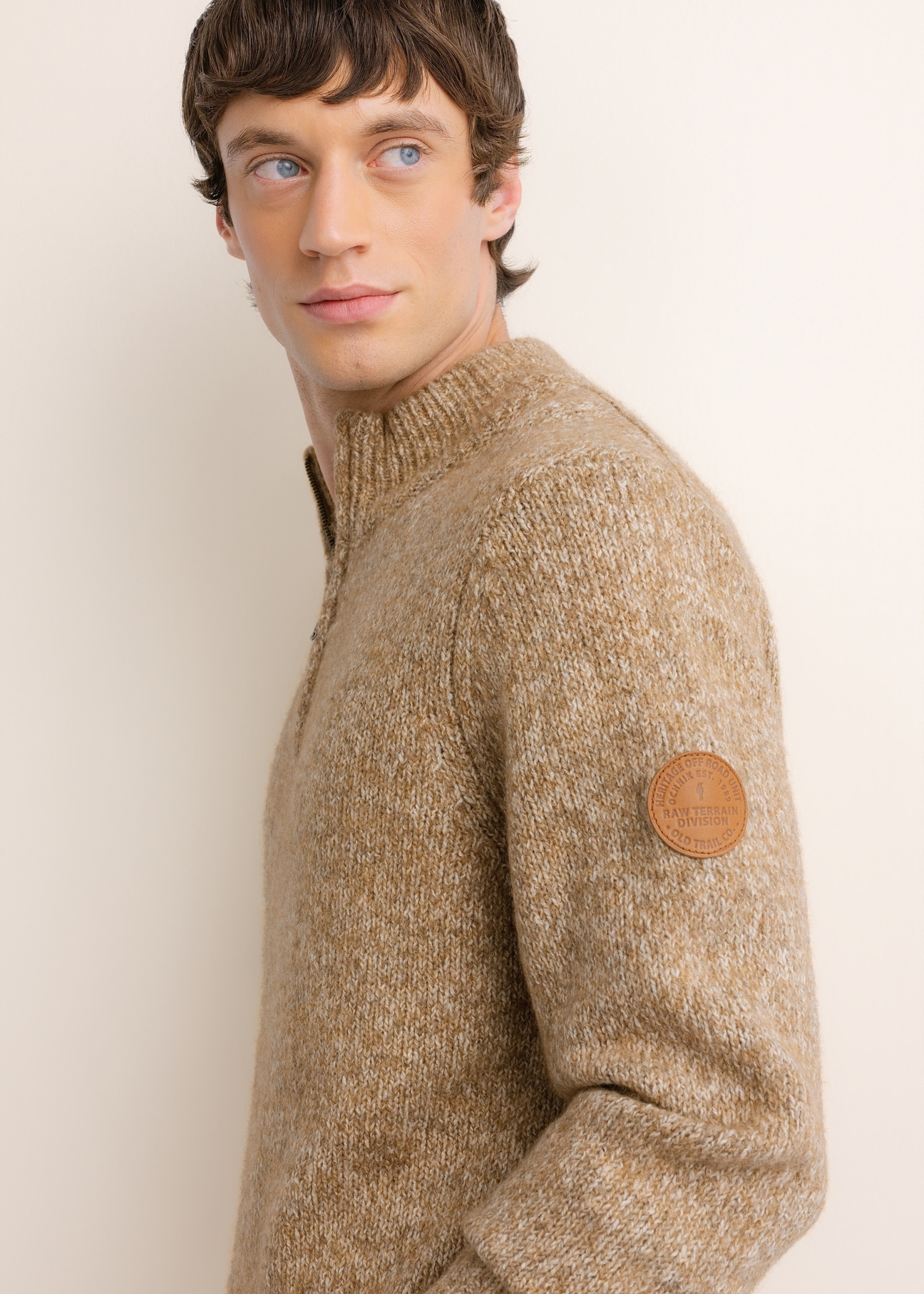 Men's camel sweater with wool SWEMT-0218-1D(Z26), side view of the product on the model. Half of the silhouette visible.