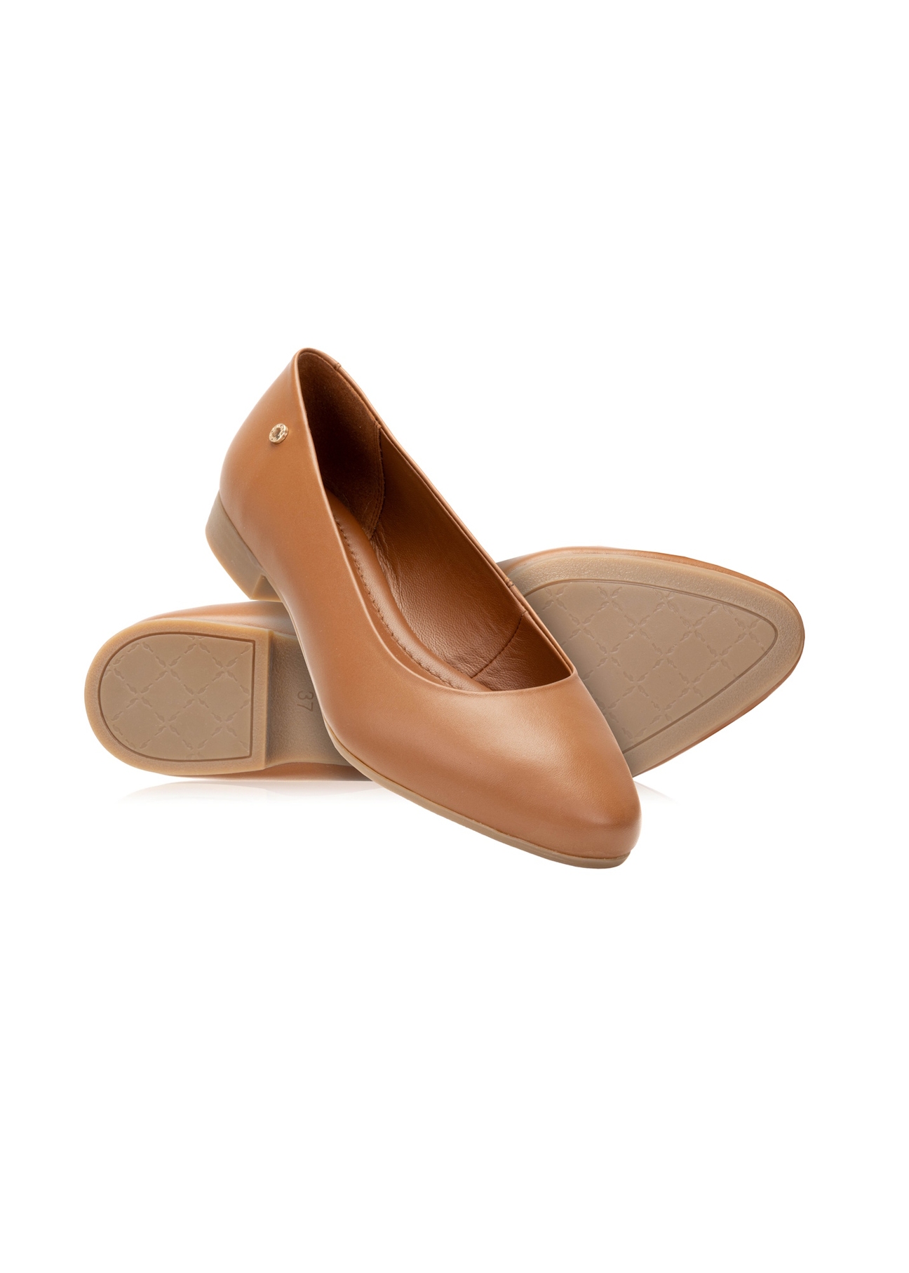 Women's leather ballet flats in cognac color BUTYD-1049B-1F(W26), diagonal product view on a white background.