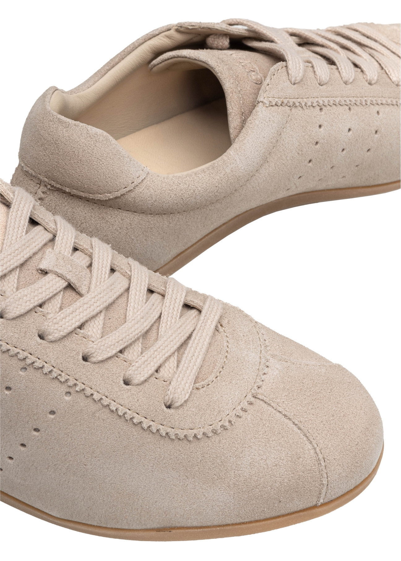 Beige suede women's shoes BUTYD-1261-1A(W26), close-up of the product detail on a white background.