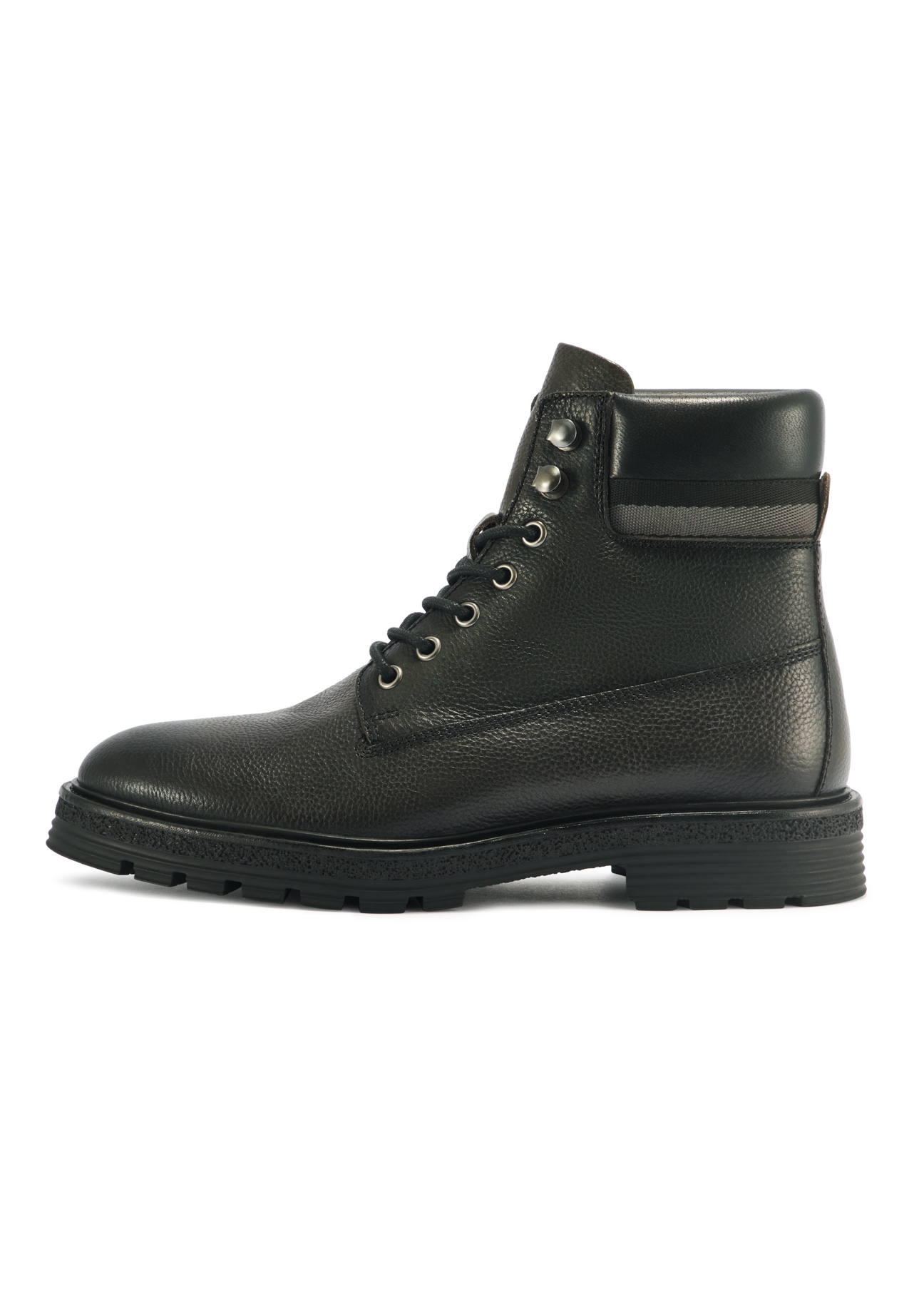 Black men's leather ankle boots BUTYM-0504-99(Z25), side view of the product on a white background.-02