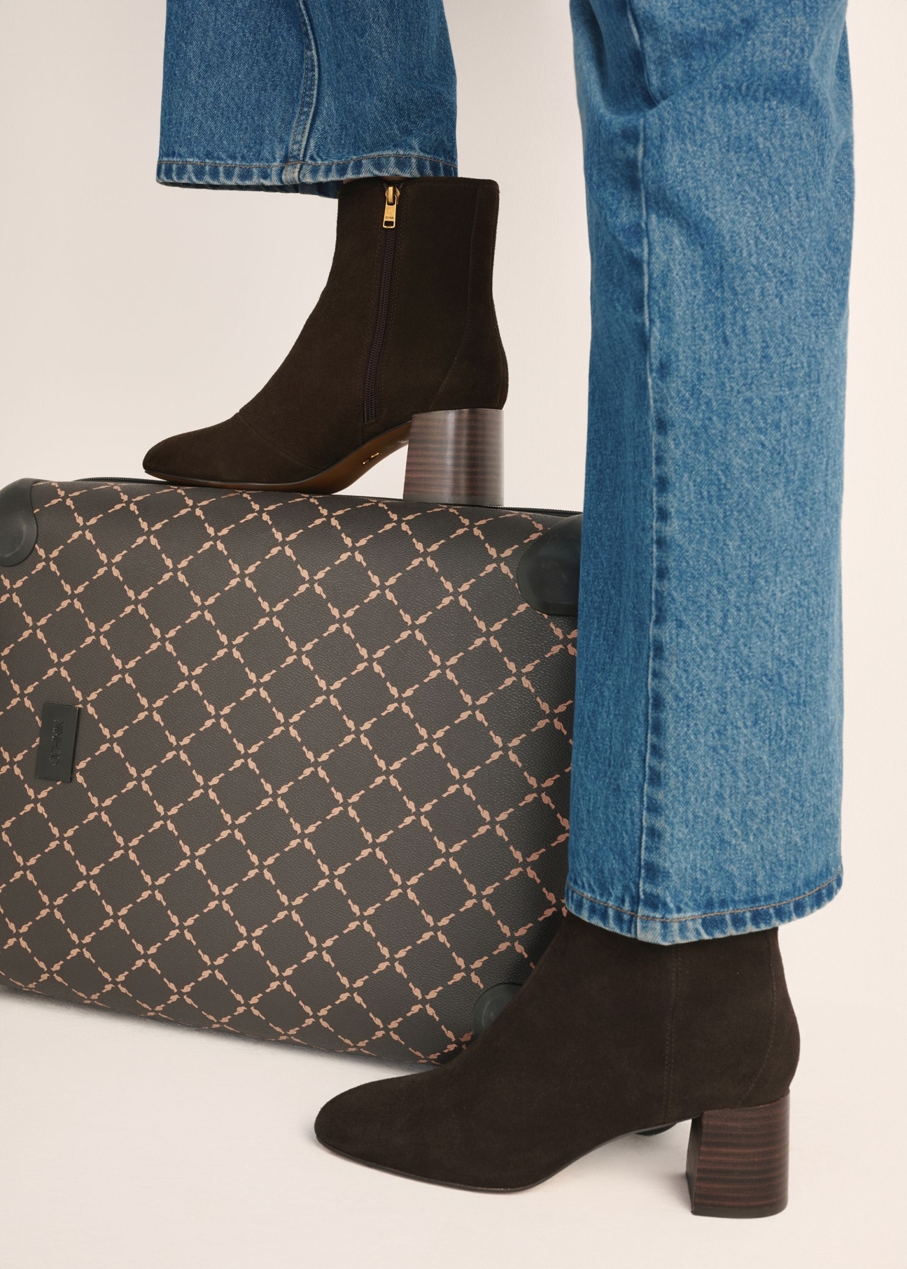 Brown suede high-heeled ankle boots BUTYD-1218-1I(Z26), product view on model's feet against a light background.