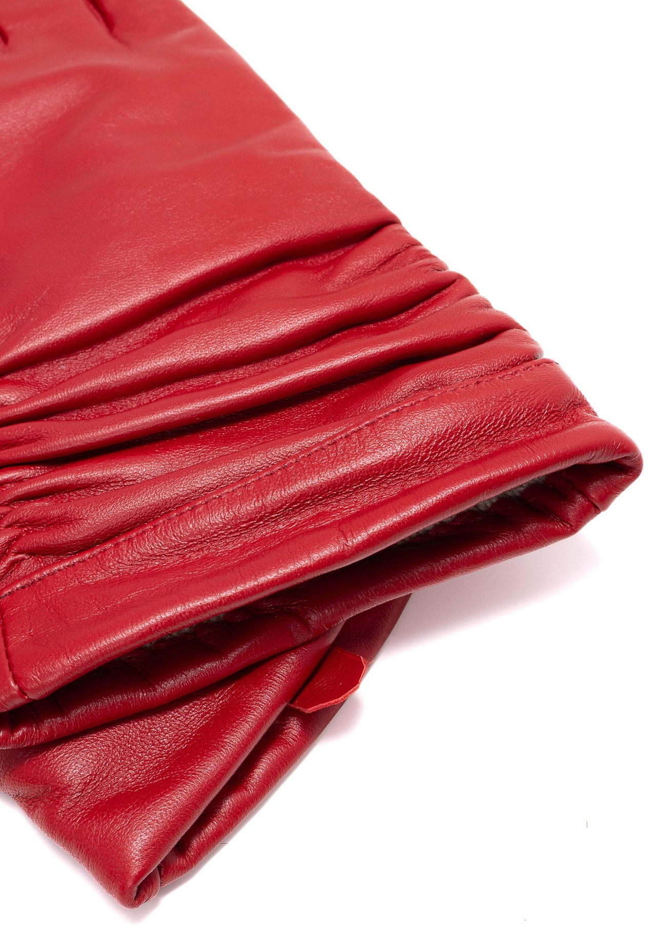 Red leather women's gloves REKDS-0096-42(Z25) - close-up of detail on white background.