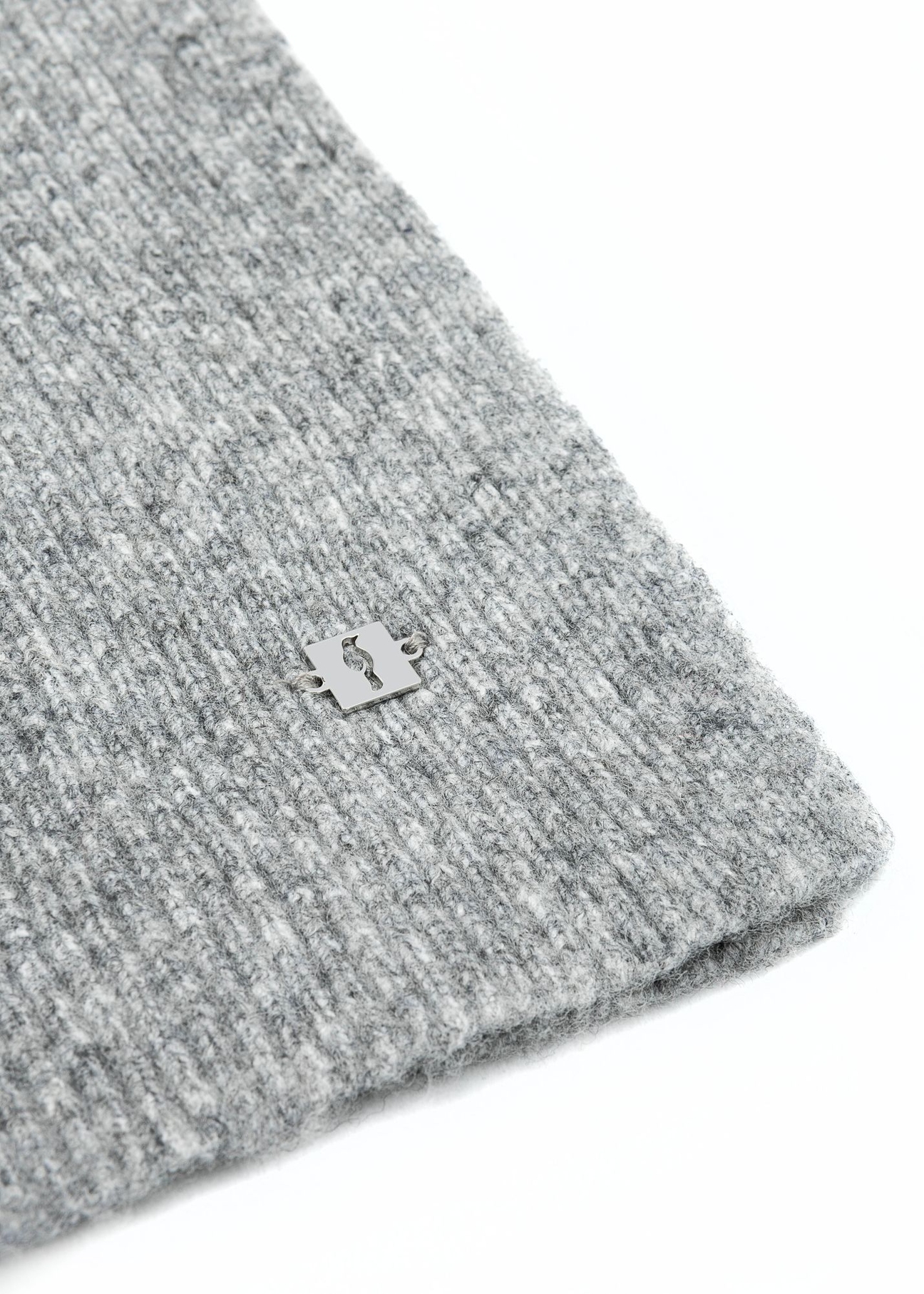 Gray women's scarf with a wool blend SZADT-0202-9B(Z26), close-up of the product detail, view on a white background.