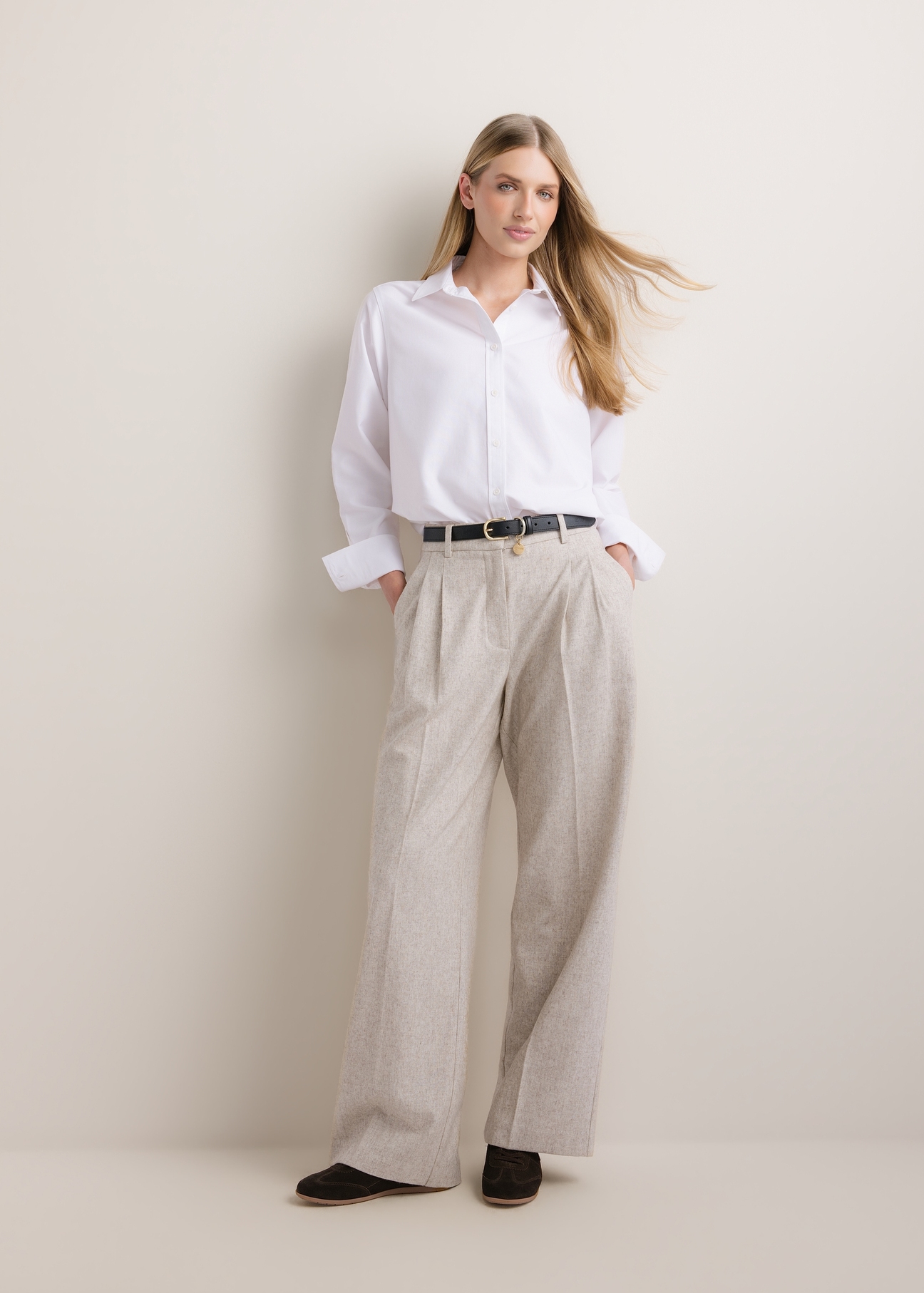 Women's long-sleeved white shirt KOSDT-0196-0A(Z26), front view of the product on a model. Full-body view.