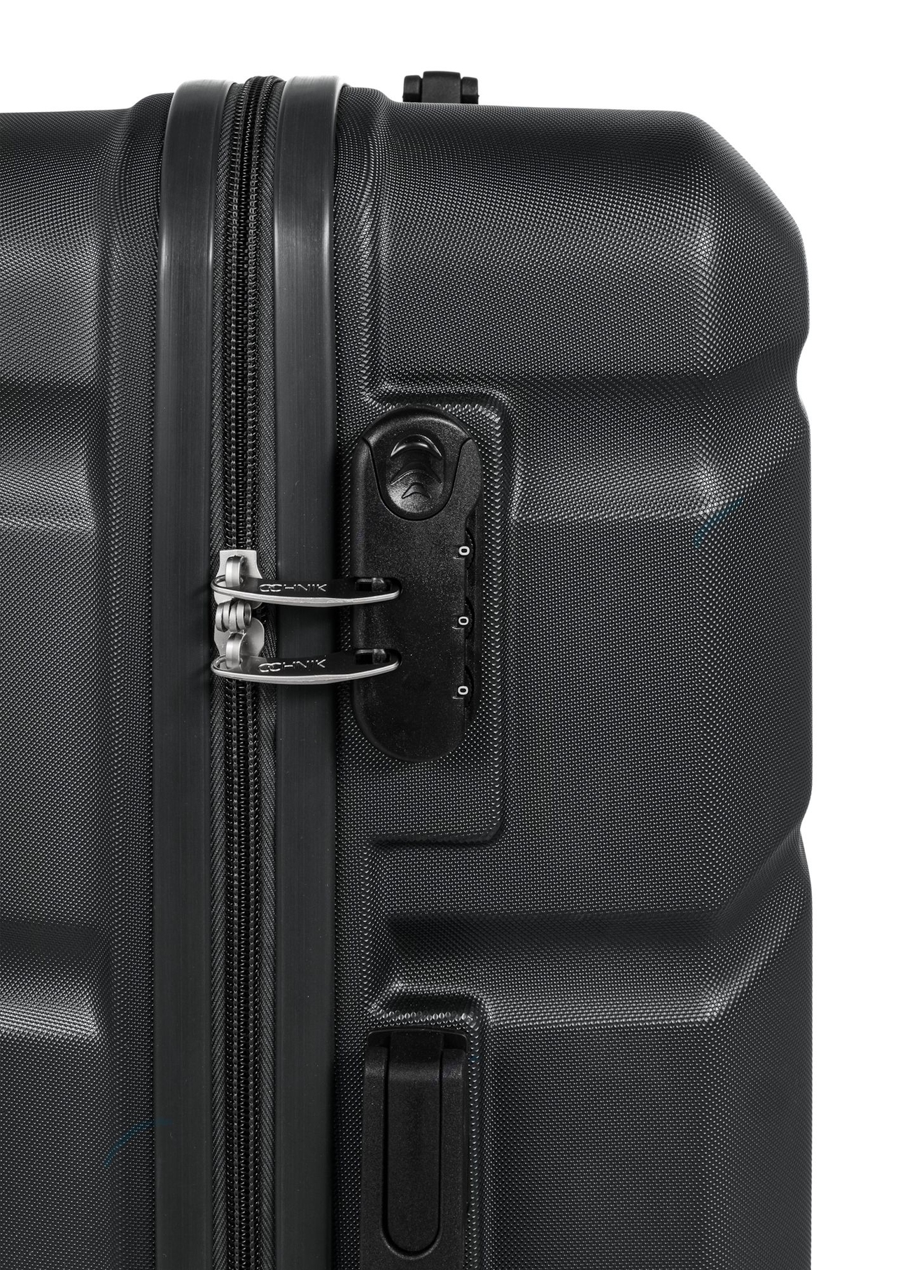 Medium suitcase on wheels WALAB-0077-9I-24(W26)