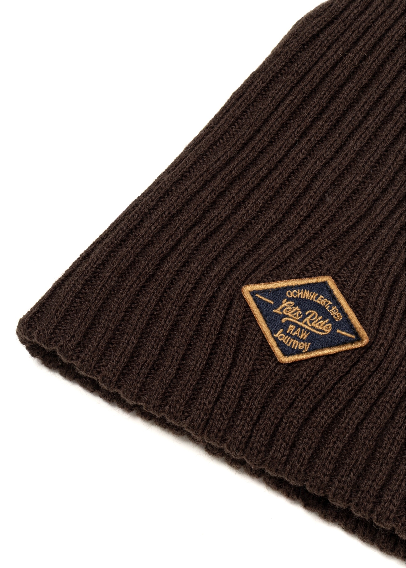 Brown men's winter hat CZAMT-0011-1I(Z26), close-up of the product detail on a white background.