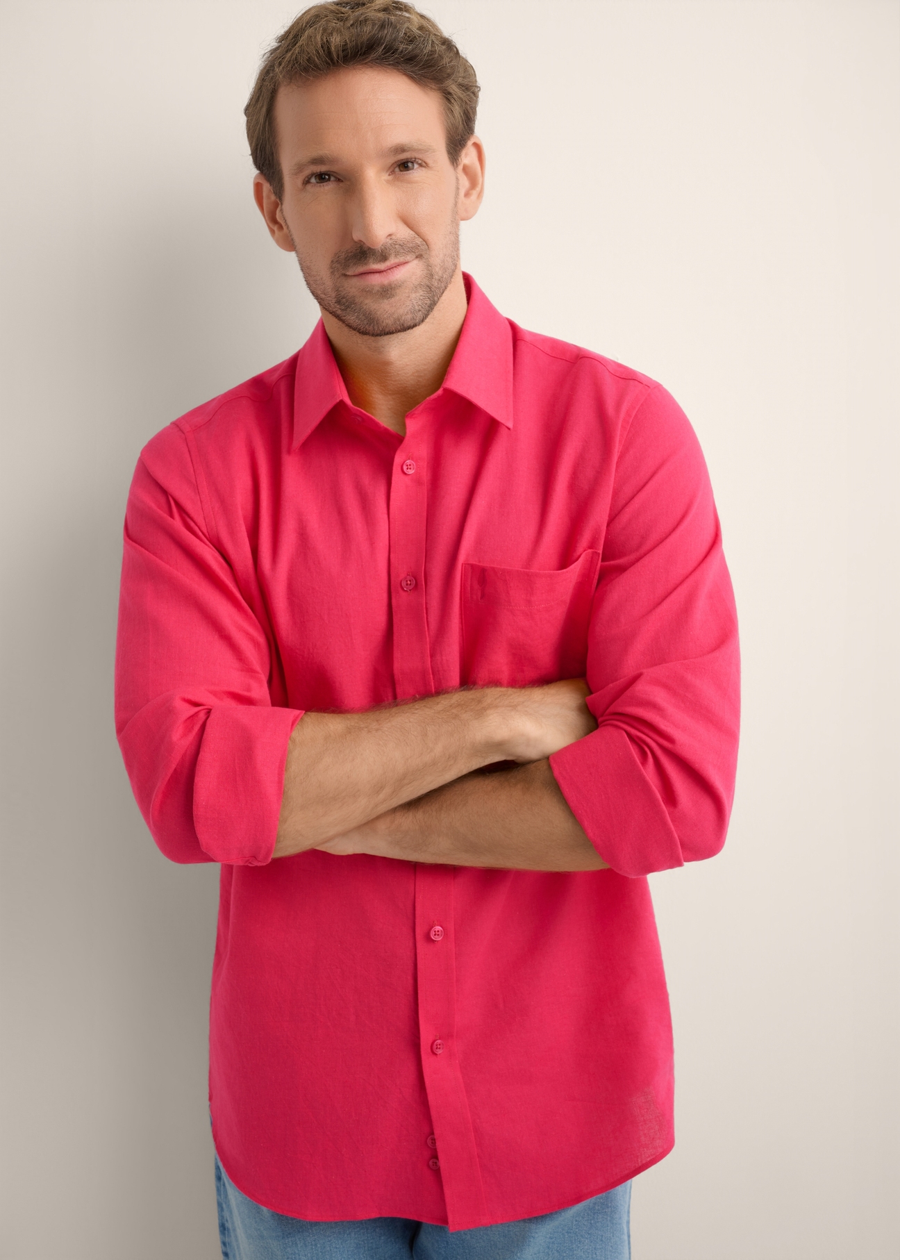 Men's fuchsia linen-blend shirt KOSMT-0379-5E(W26) - front view of the product, on a model, against a light background. Half of the silhouette visible.