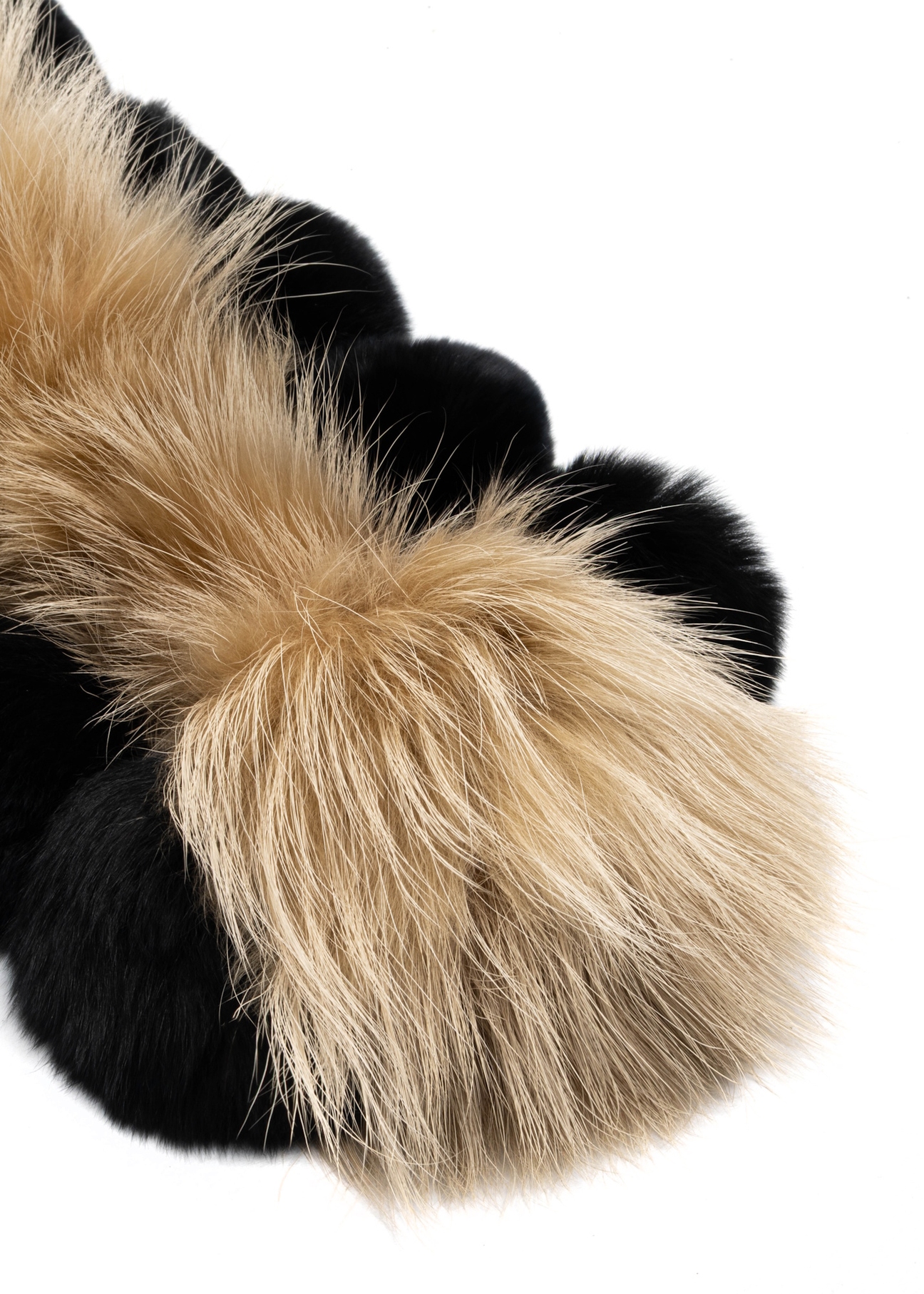 Women's natural fur stole SZADF-0029A-9J(Z26), product close-up on a white background.