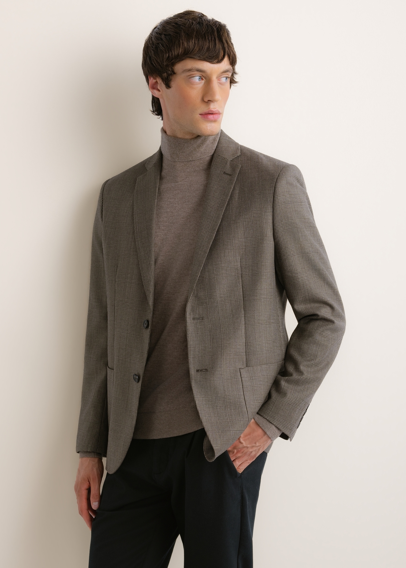 Men's brown wool-blend blazer MARMT-0027-1D(Z26), front view on a model. Half-body shot.