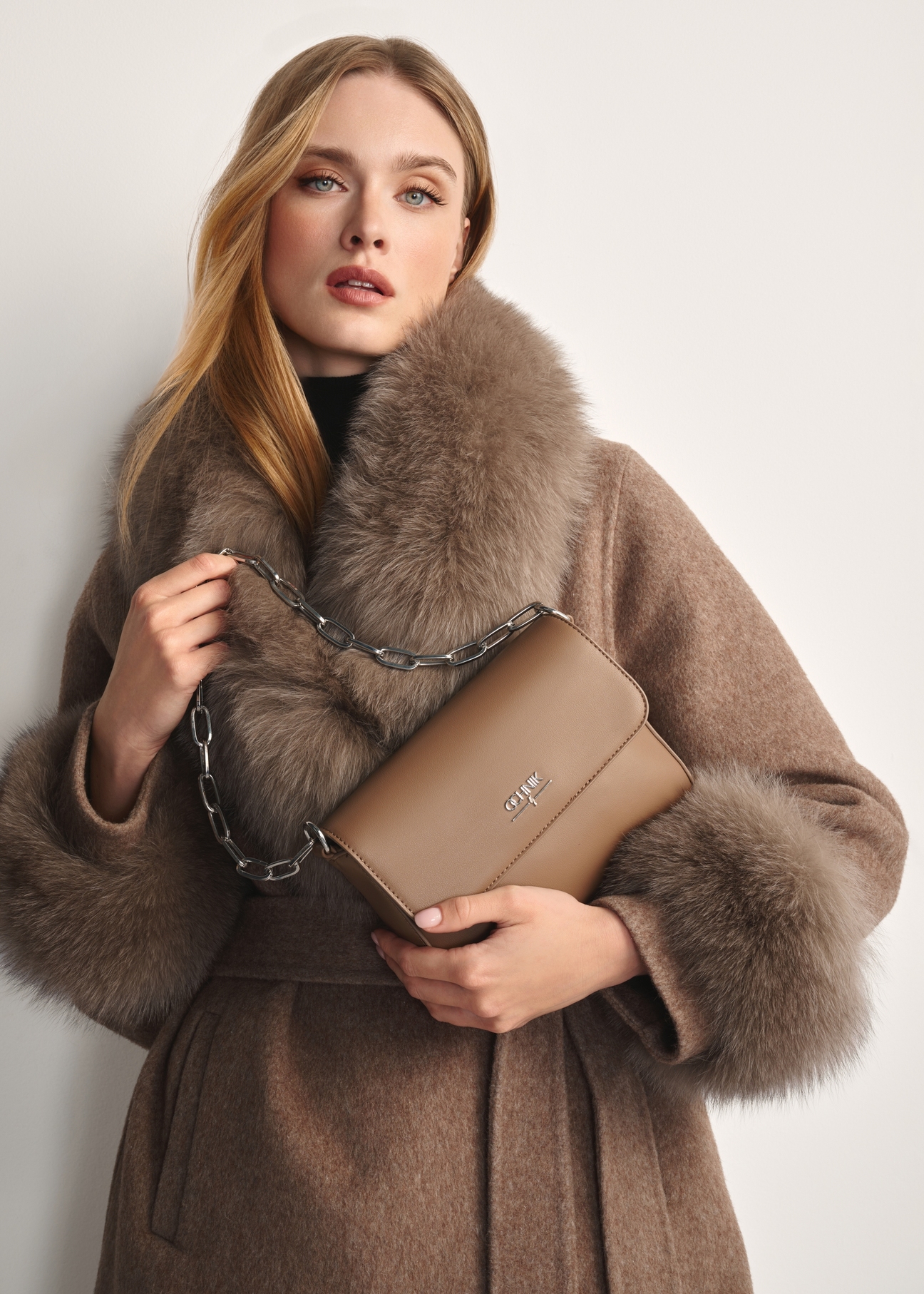 Dark beige women's messenger bag TOREC-0767C-81(Z25)