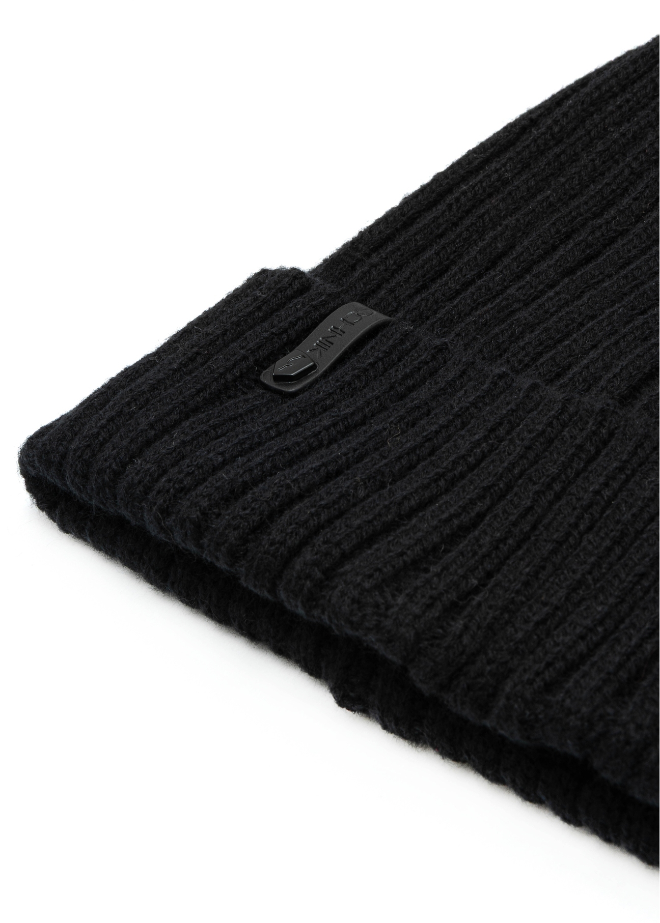 Men's winter hat in black CZADT-0088-99(Z 25), close-up of the product detail, view on a white background.