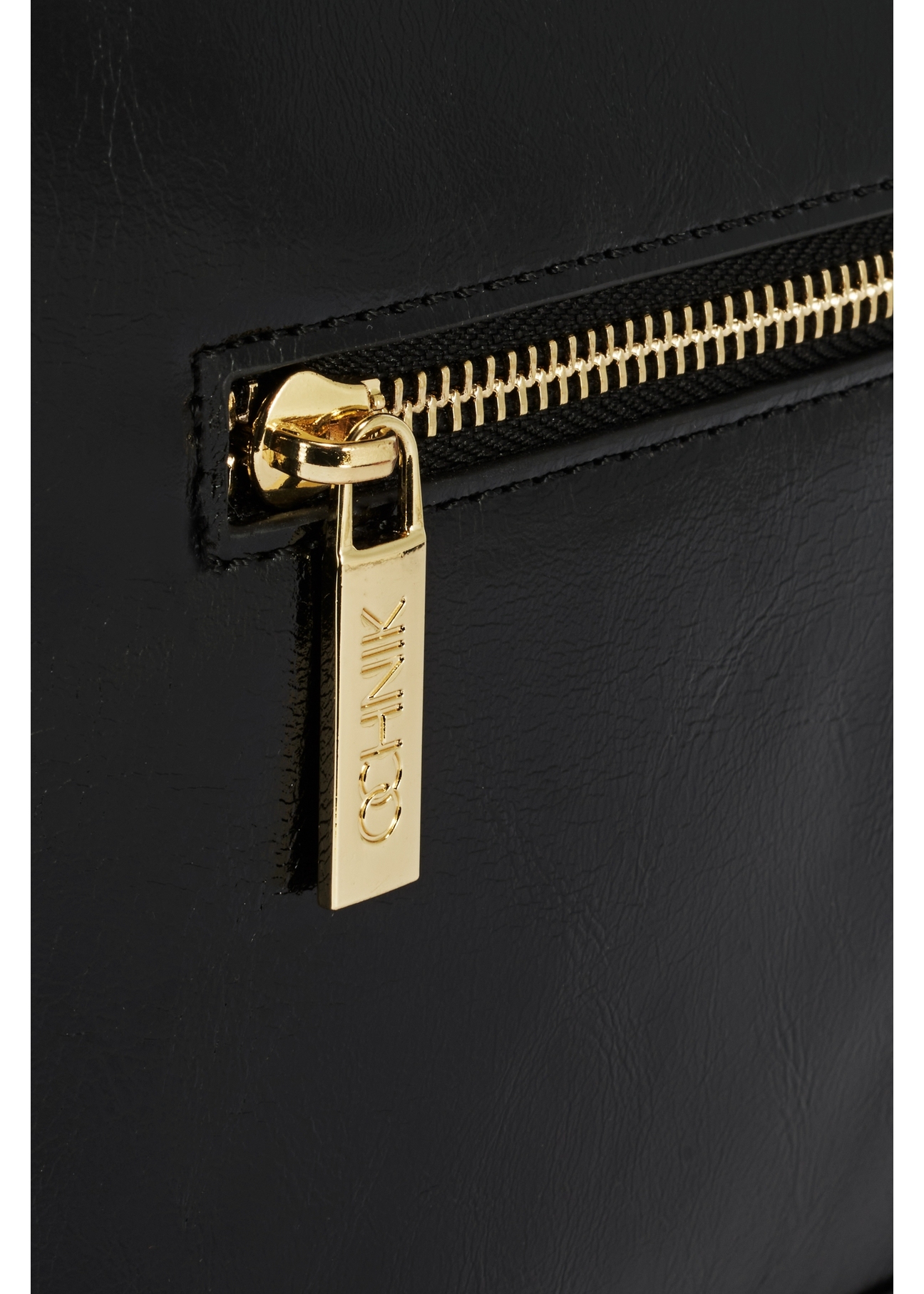 Black women's handbag TOREC-0003J-98(Z25), close-up of the product detail, view on a white background.