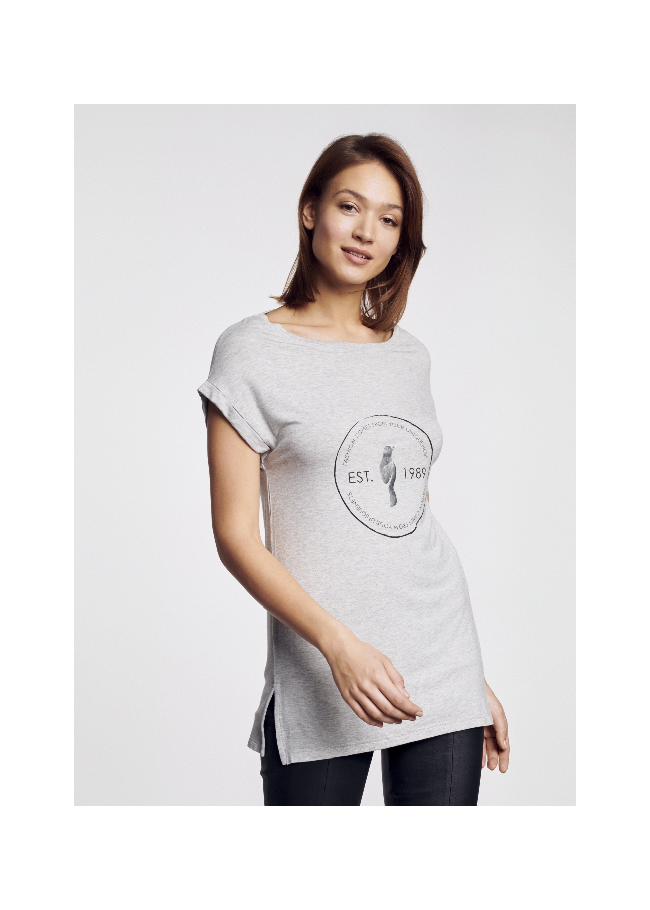 Women's elongated gray T-shirt TSHDT-0067-91(W21)-01