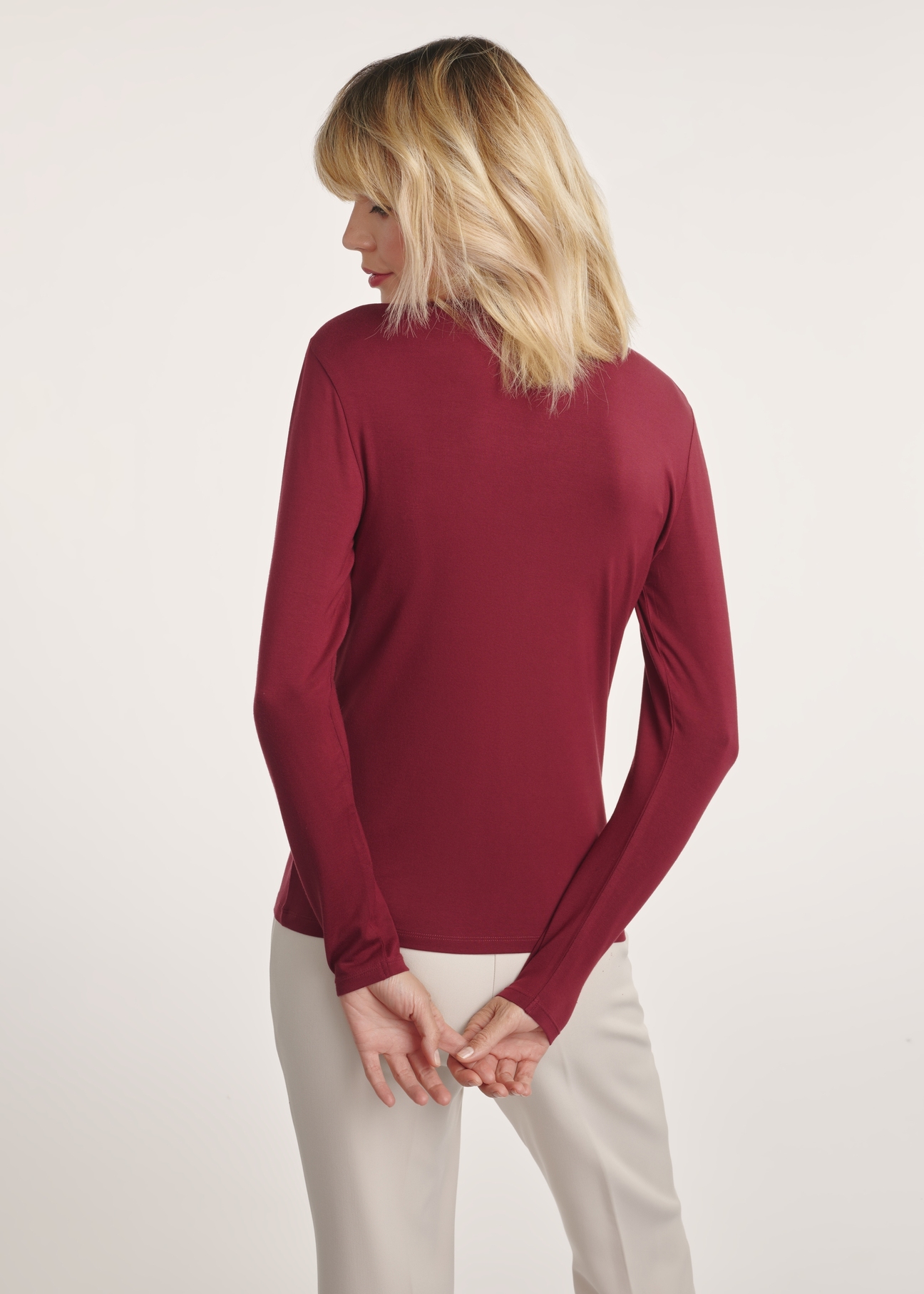 Burgundy women's blouse LSLDT-0055-49(Z25), product visible from the back on the model, half of the silhouette visible.