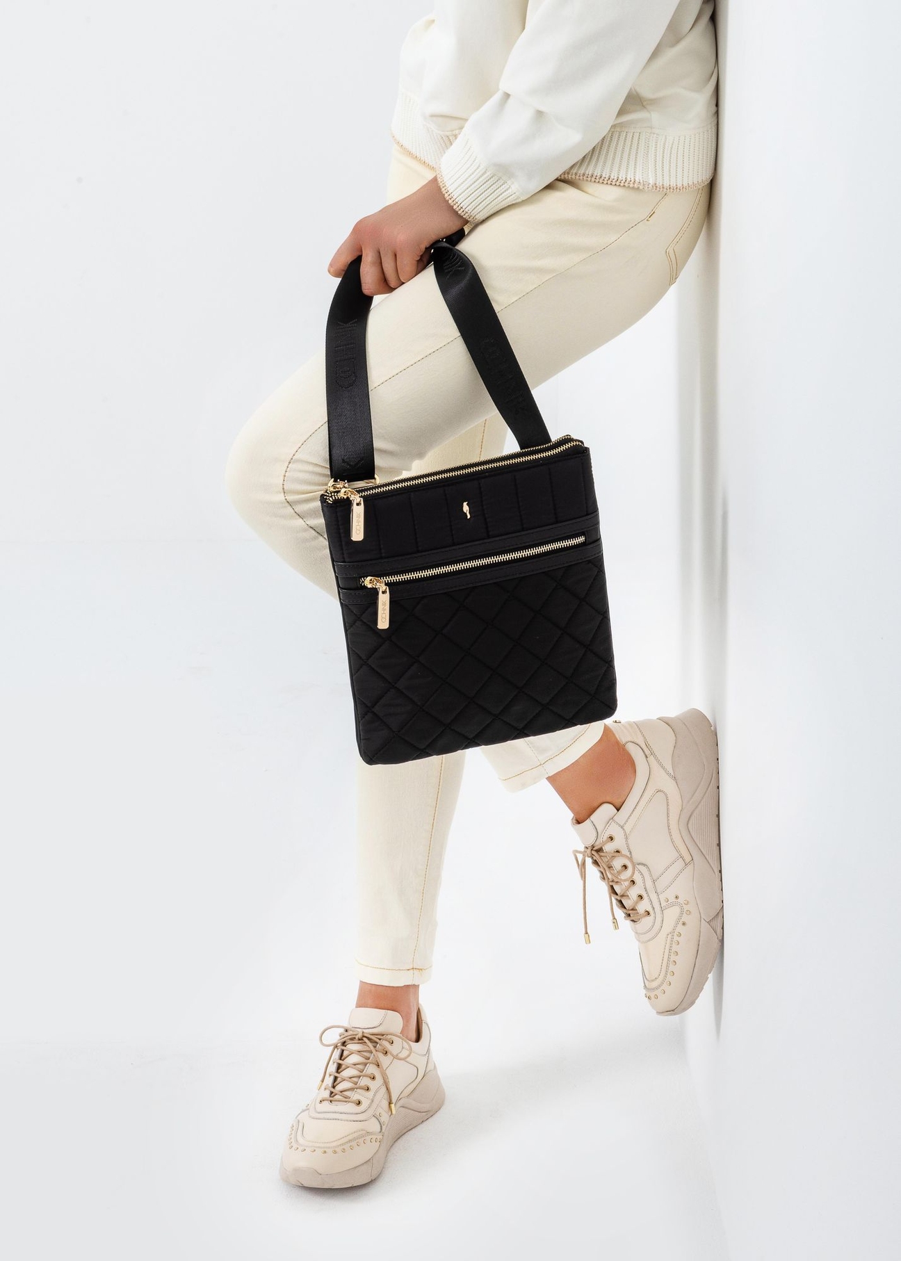 Women's Handbag TOREN-0234-99(Z22)-07